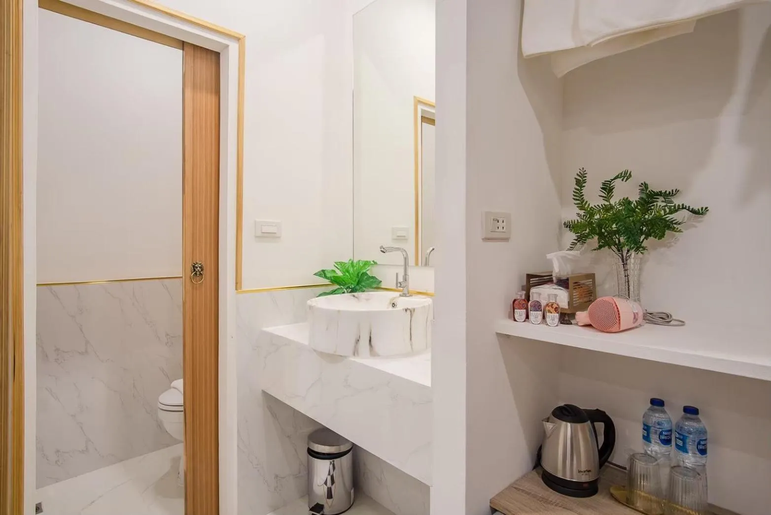 Bathroom in Isara Boutique Hotel and Cafe