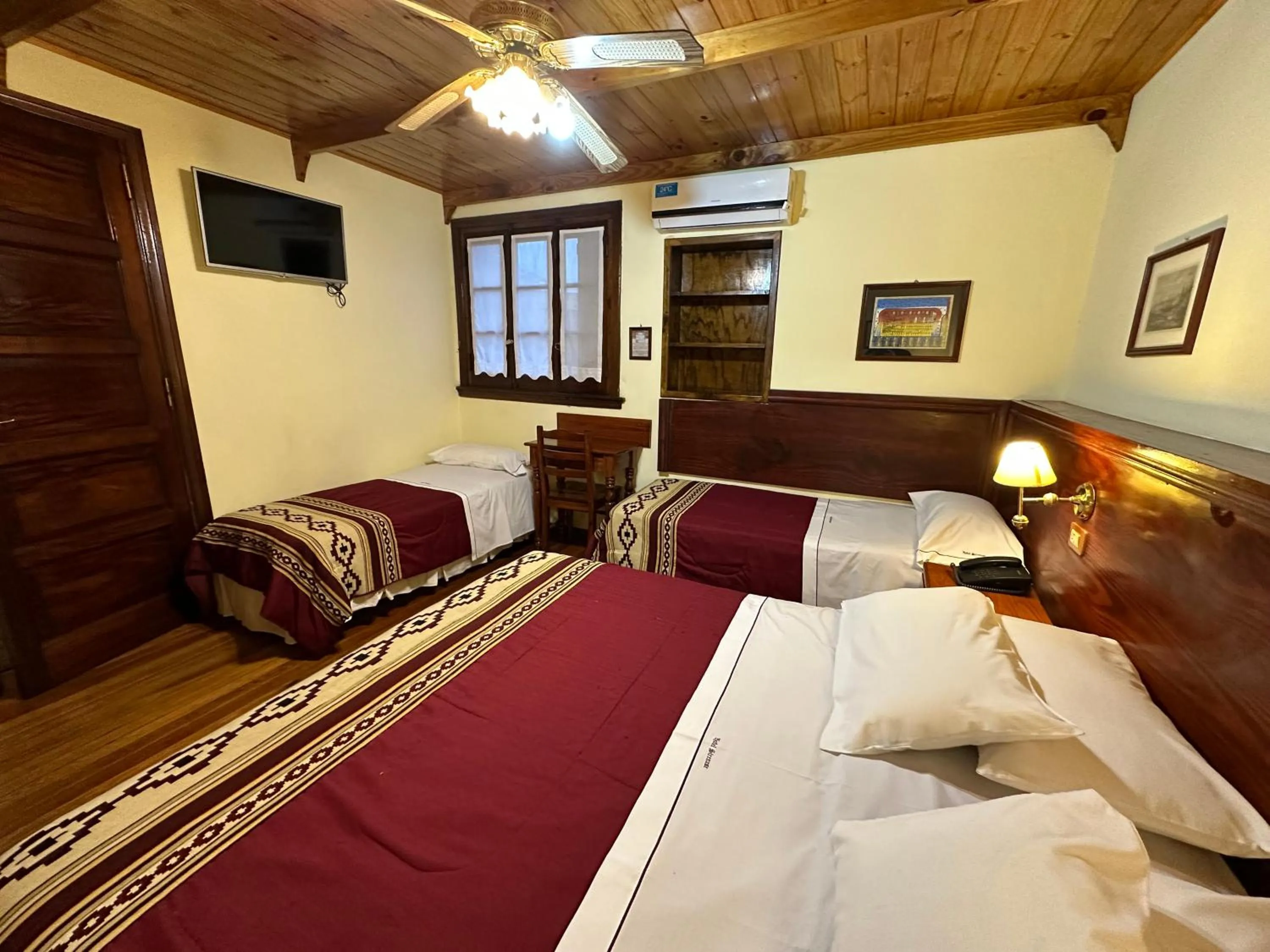 Bed in Hosteria Sirenuse