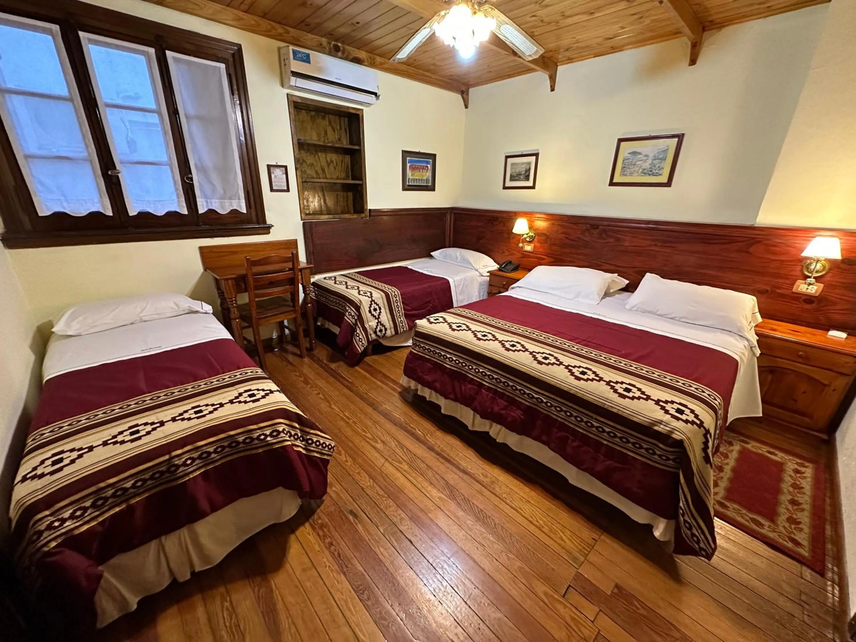 Bed in Hosteria Sirenuse