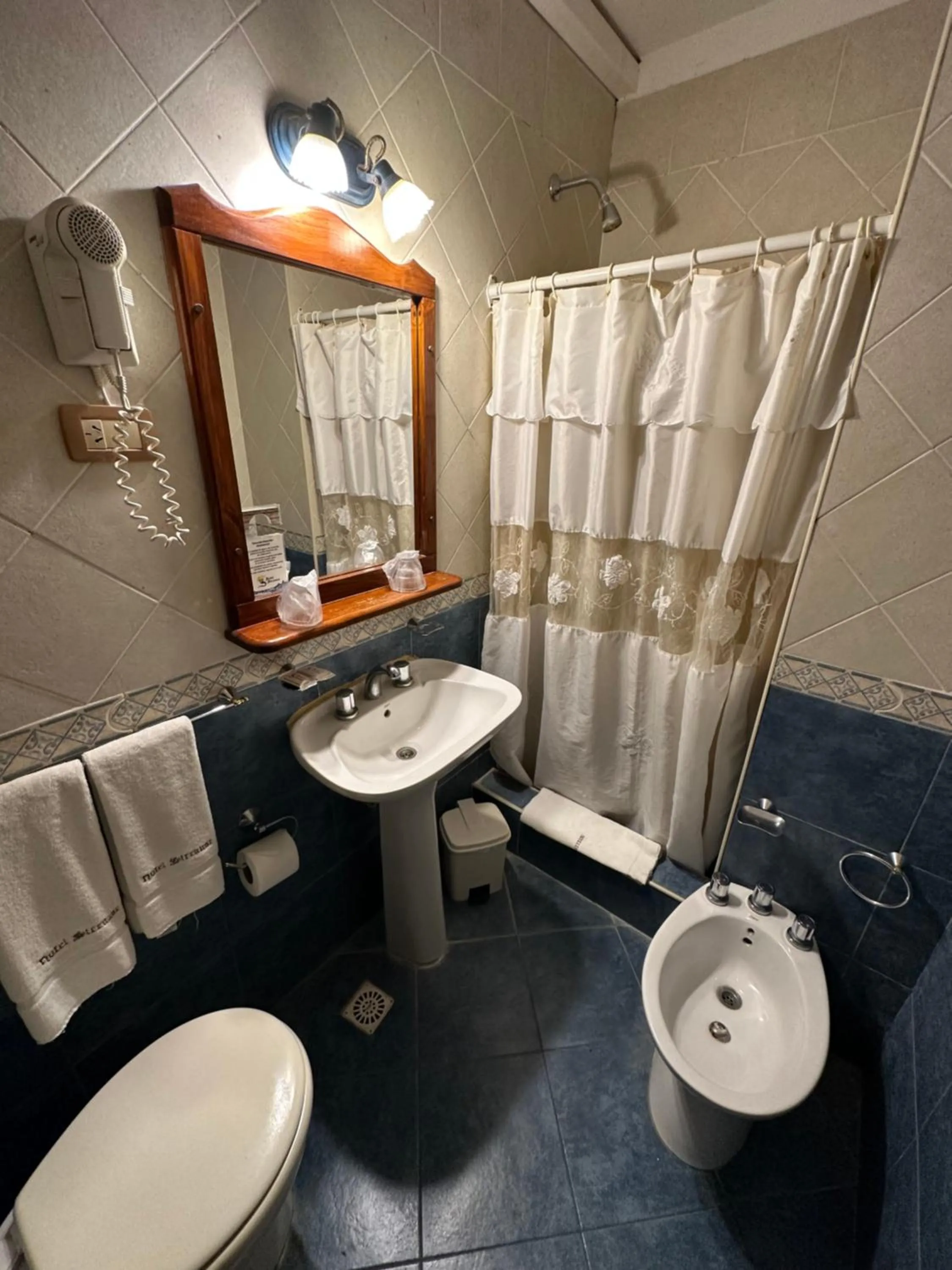 Shower in Hosteria Sirenuse