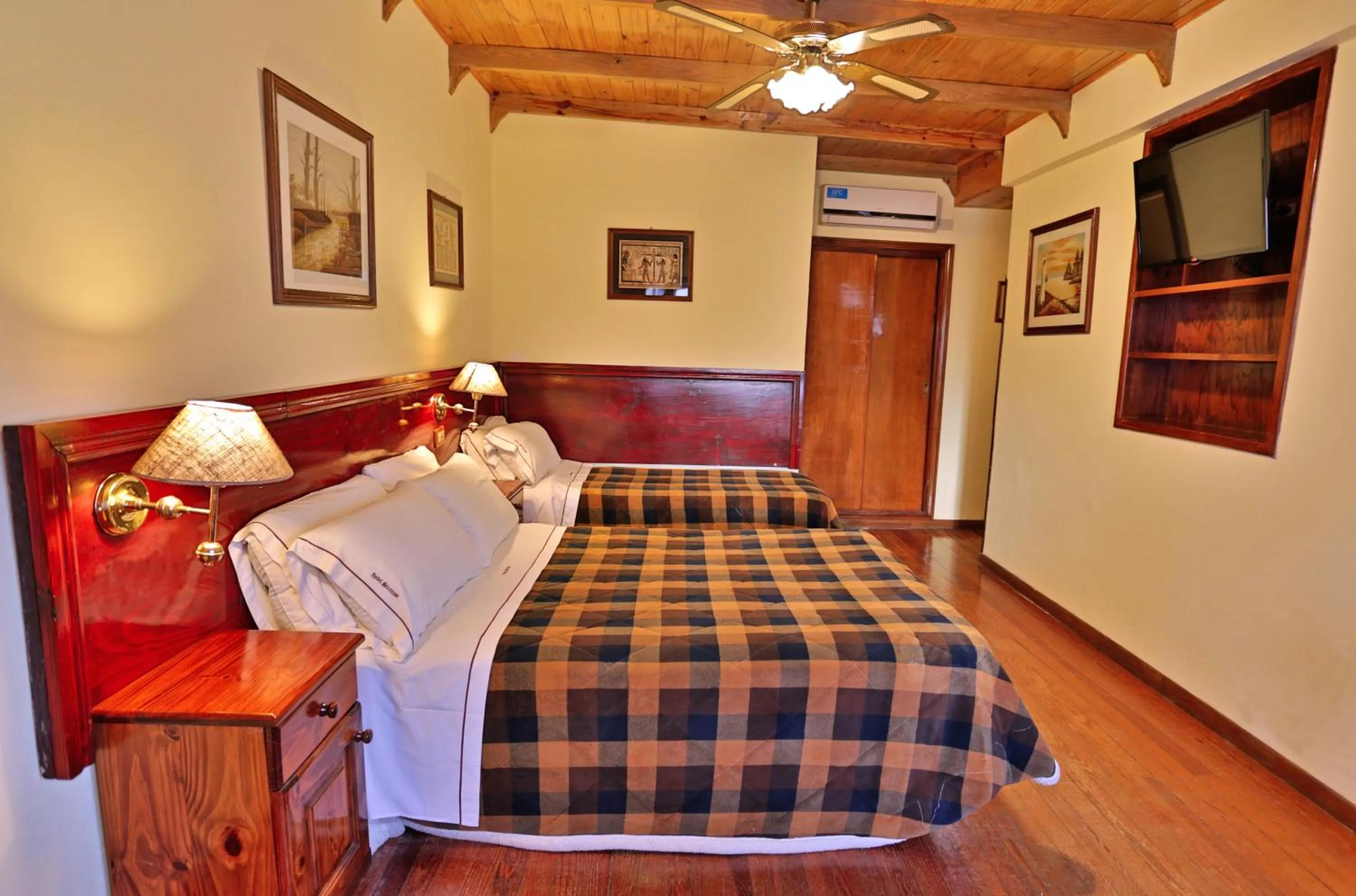 Bed in Hosteria Sirenuse