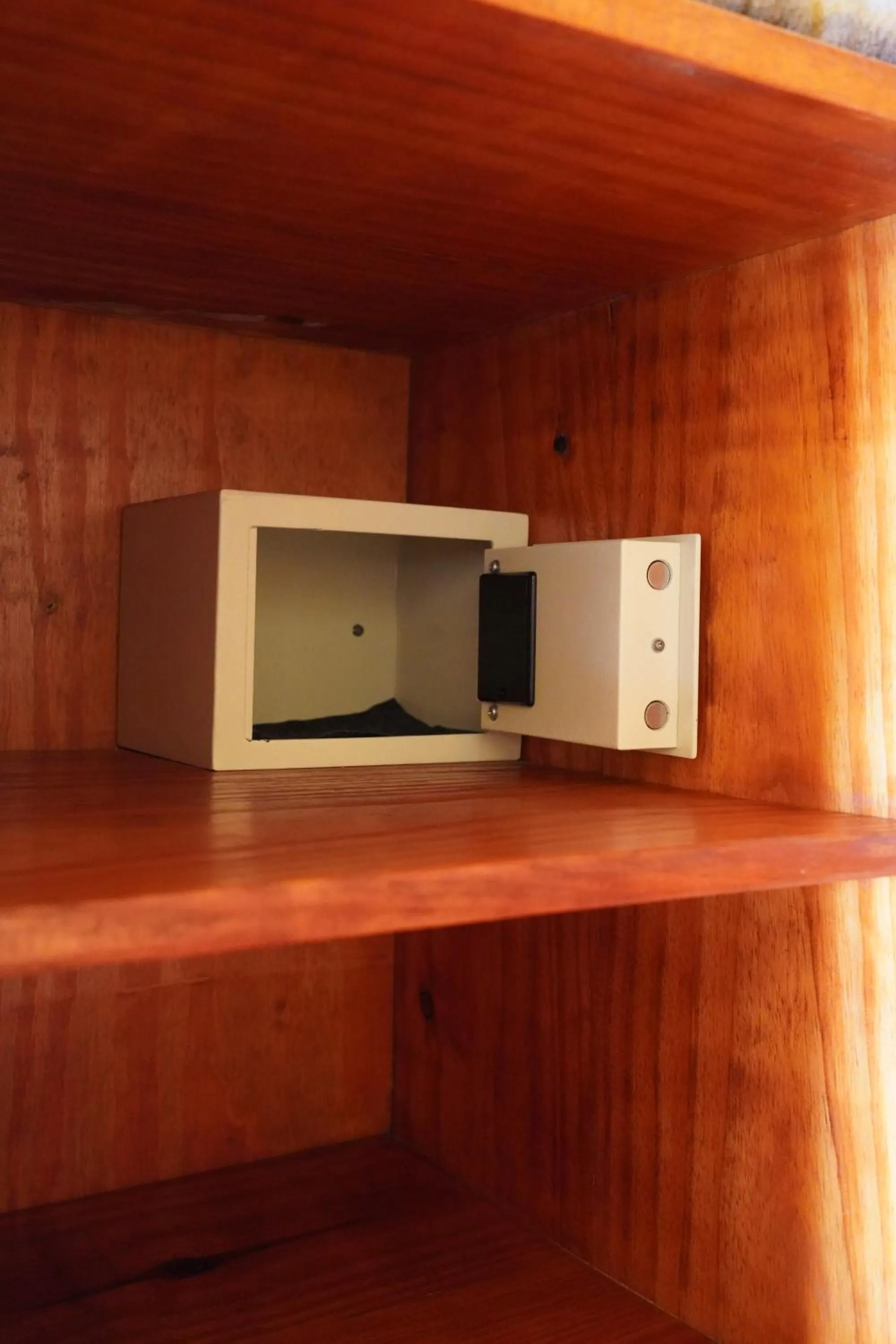 safe in Hosteria Sirenuse