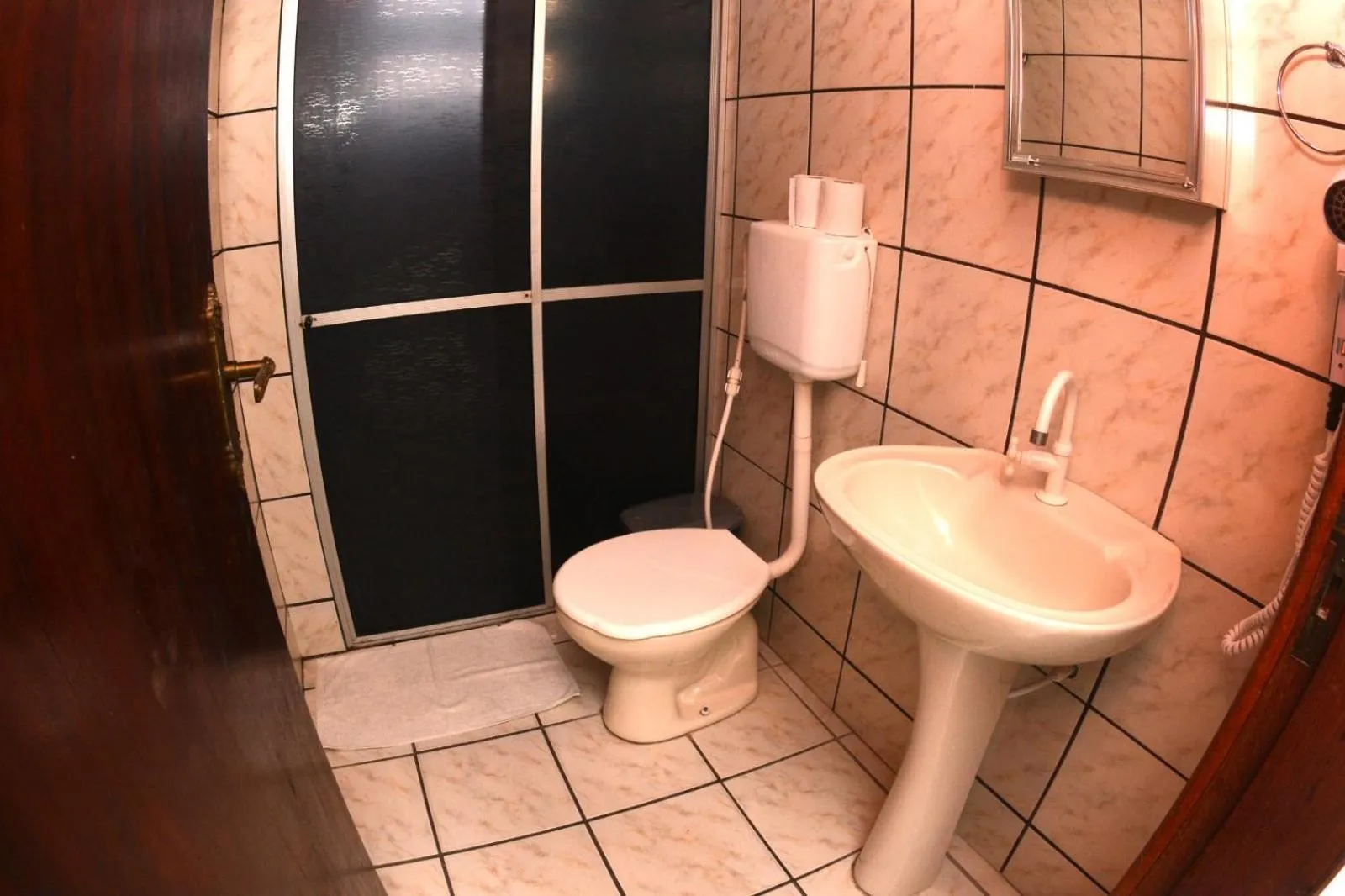 Shower in Hotel Dom Fish