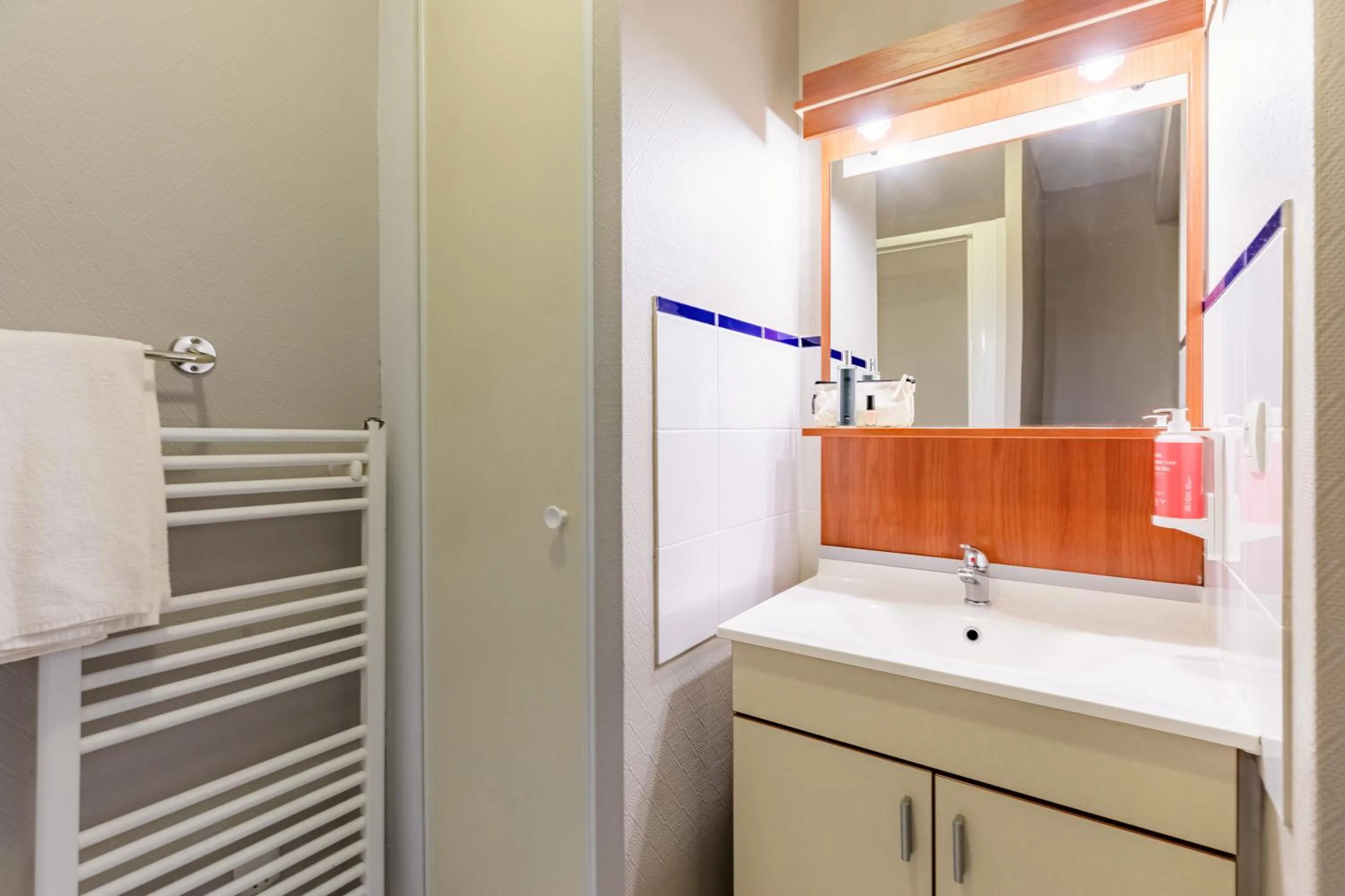 Bathroom in Appart'City Confort Nantes Cité des Congrès