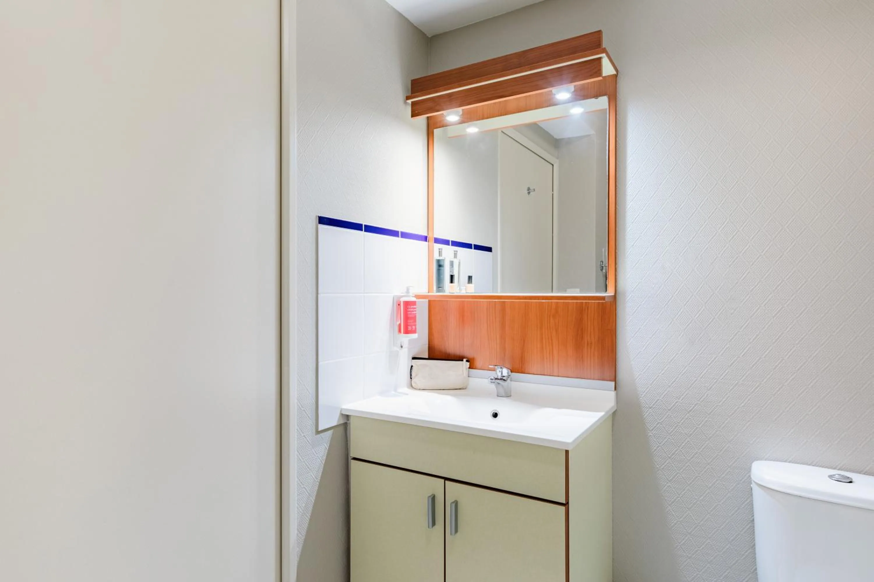 Toilet in Appart'City Confort Nantes Cité des Congrès