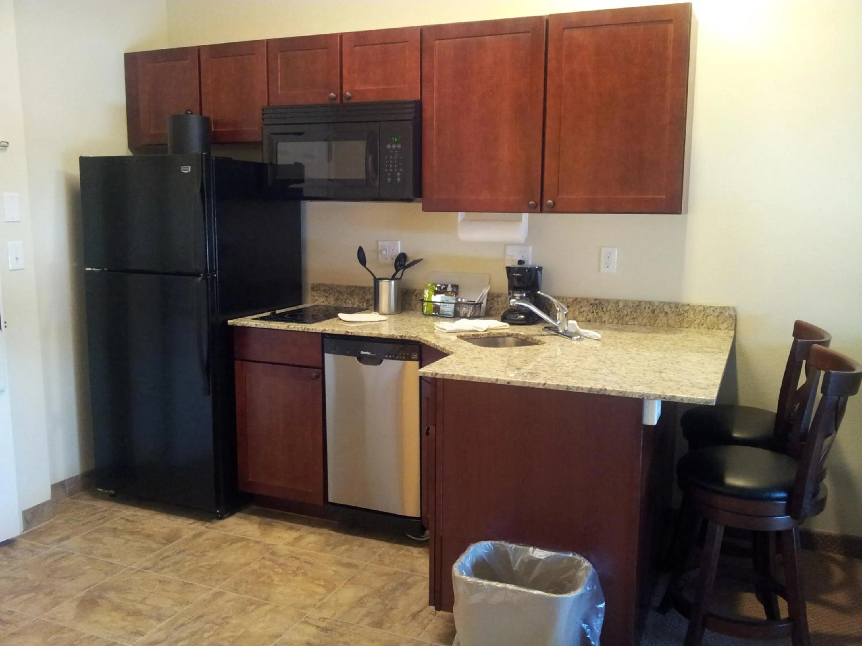 Kitchen or kitchenette in Extended Stay Americas Suites - Minot
