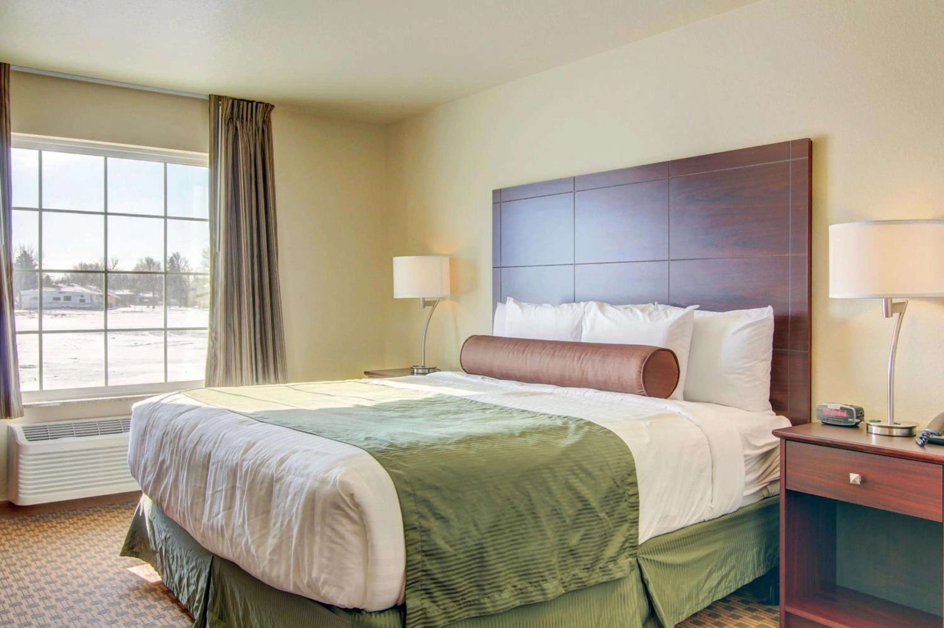 Bedroom, Bed in Cobblestone Inn & Suites - Harvey