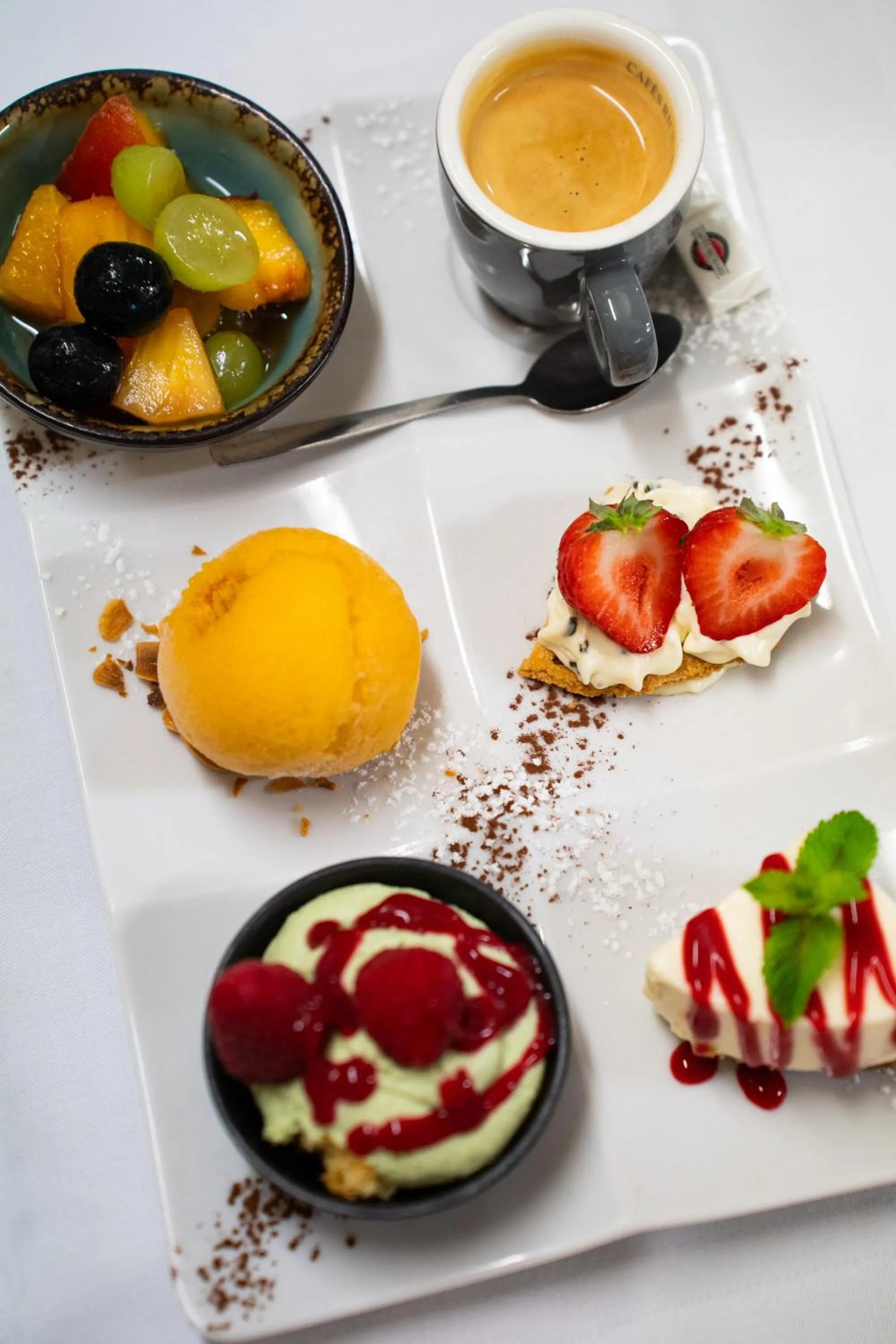 Restaurant/places to eat in Le Pré Saint Germain