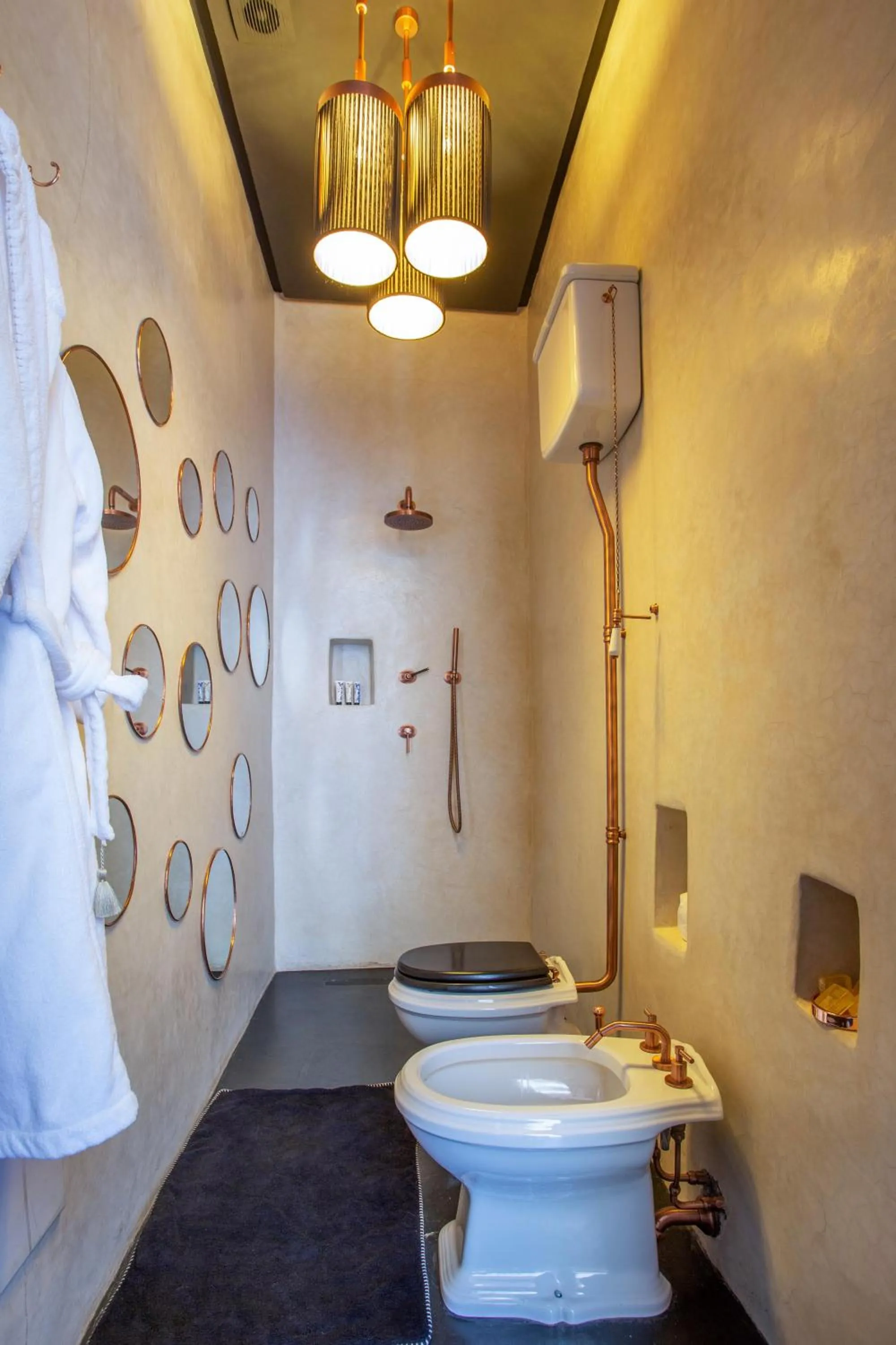 Shower in Riad Tajania