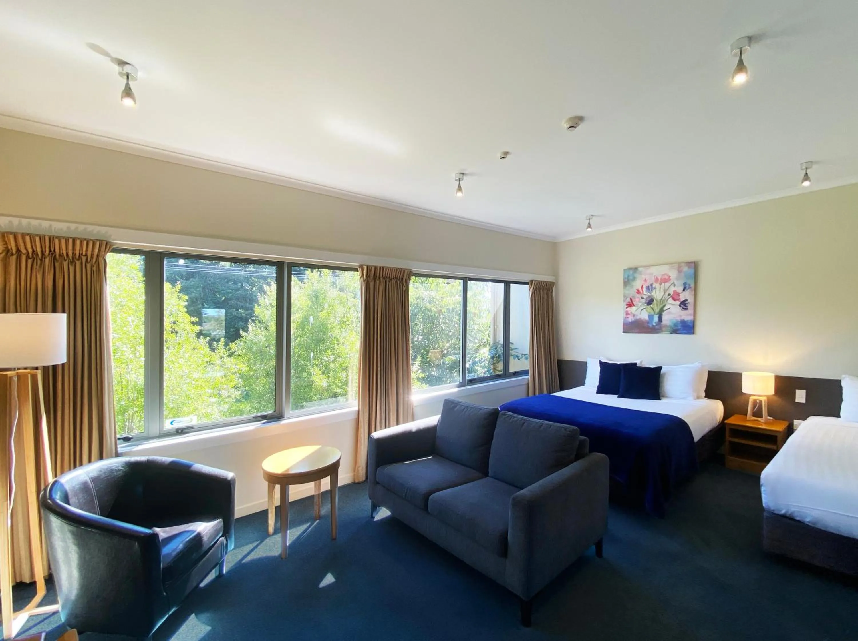 Seating area in Saxton Lodge