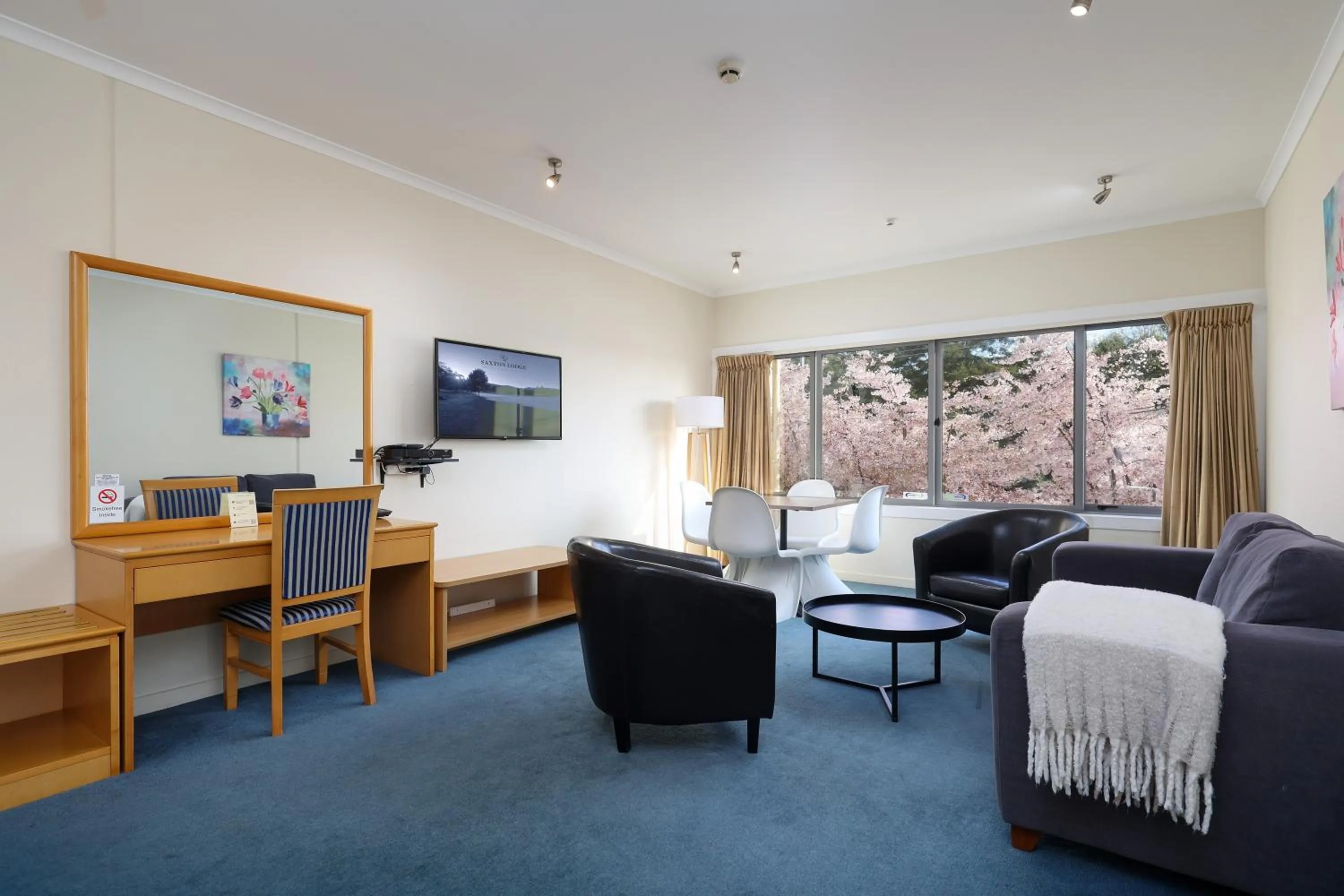 Seating area in Saxton Lodge