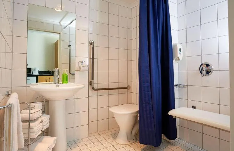 Bathroom in Saxton Lodge