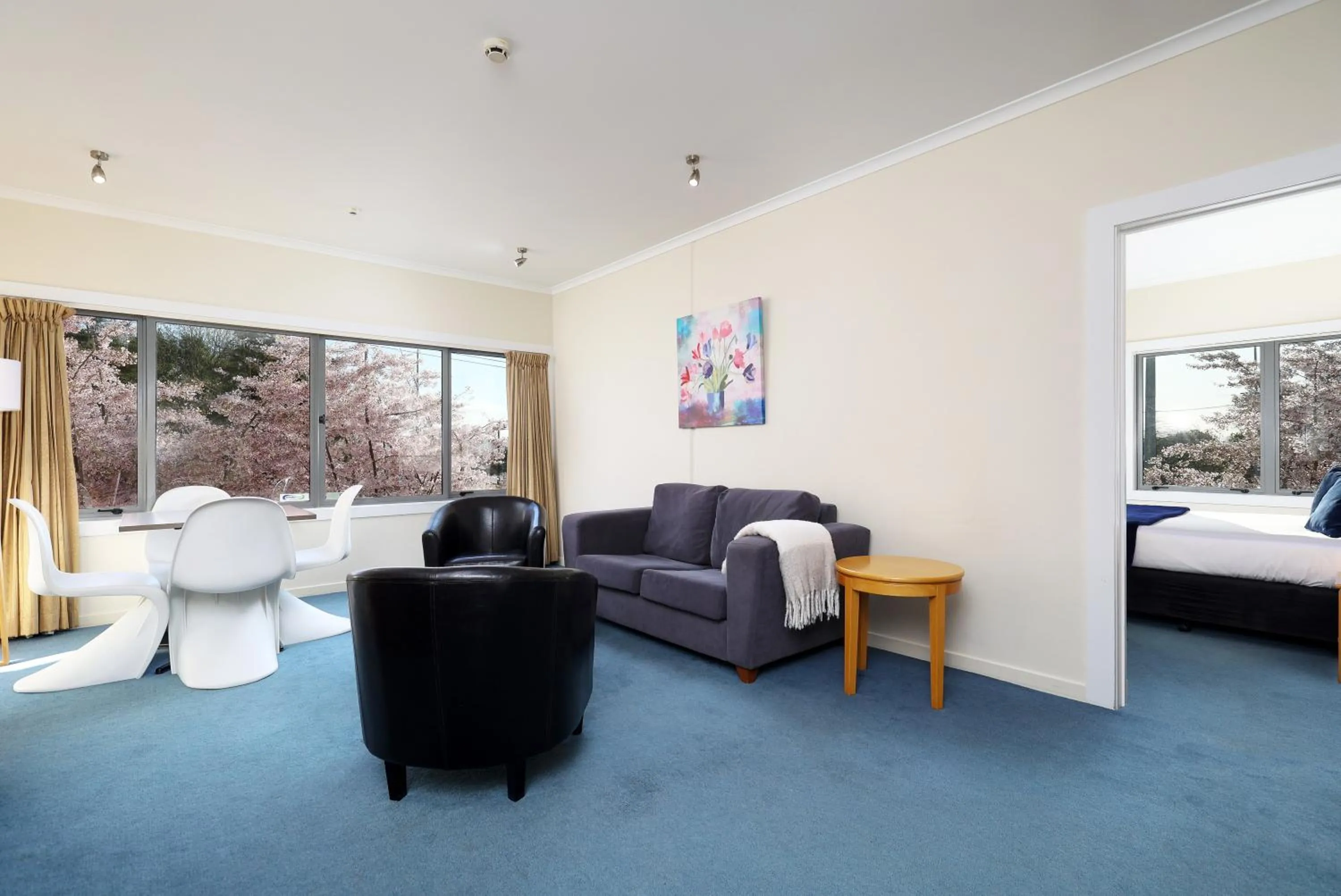 Seating area in Saxton Lodge