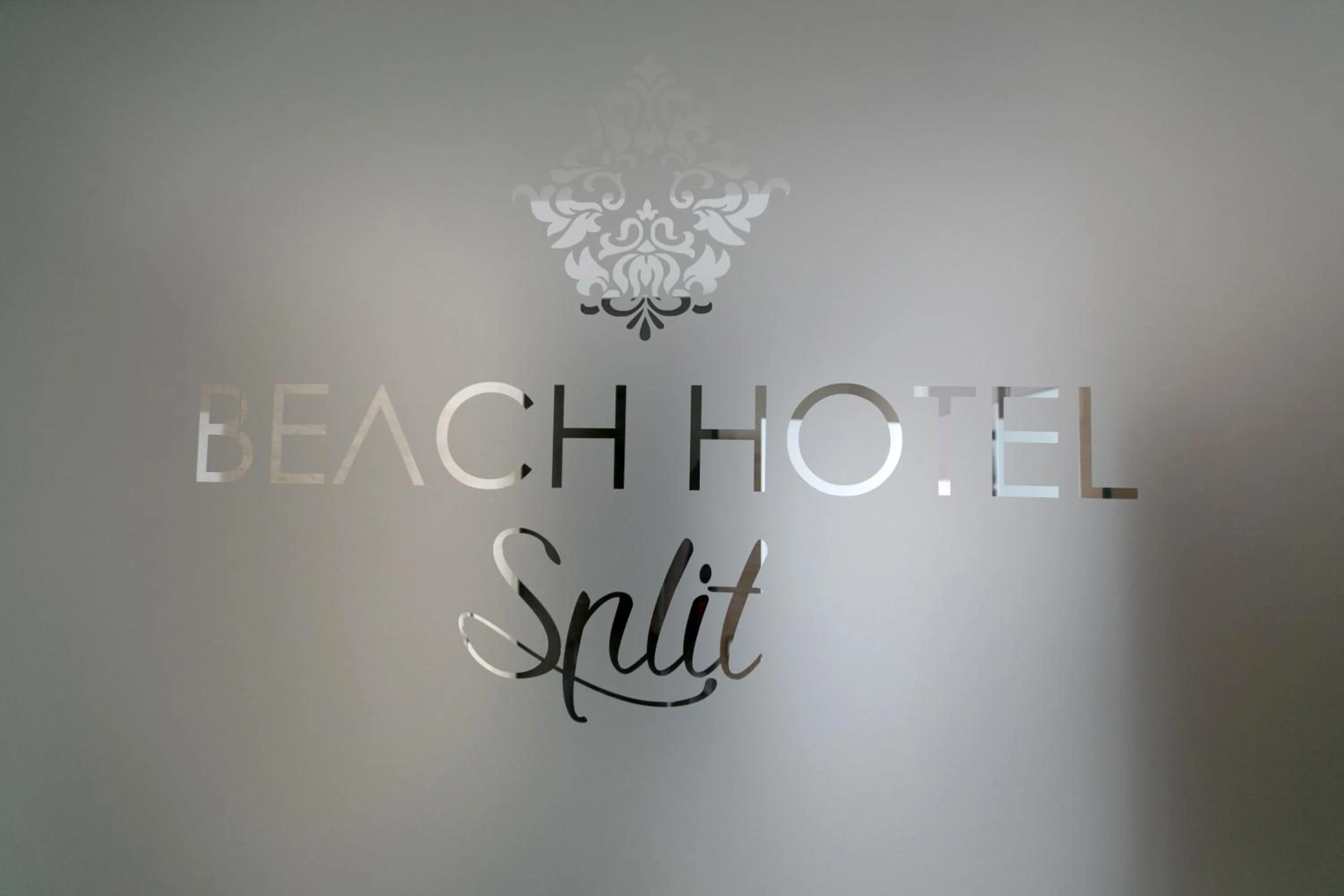 Logo/Certificate/Sign in Hotel Beach Split