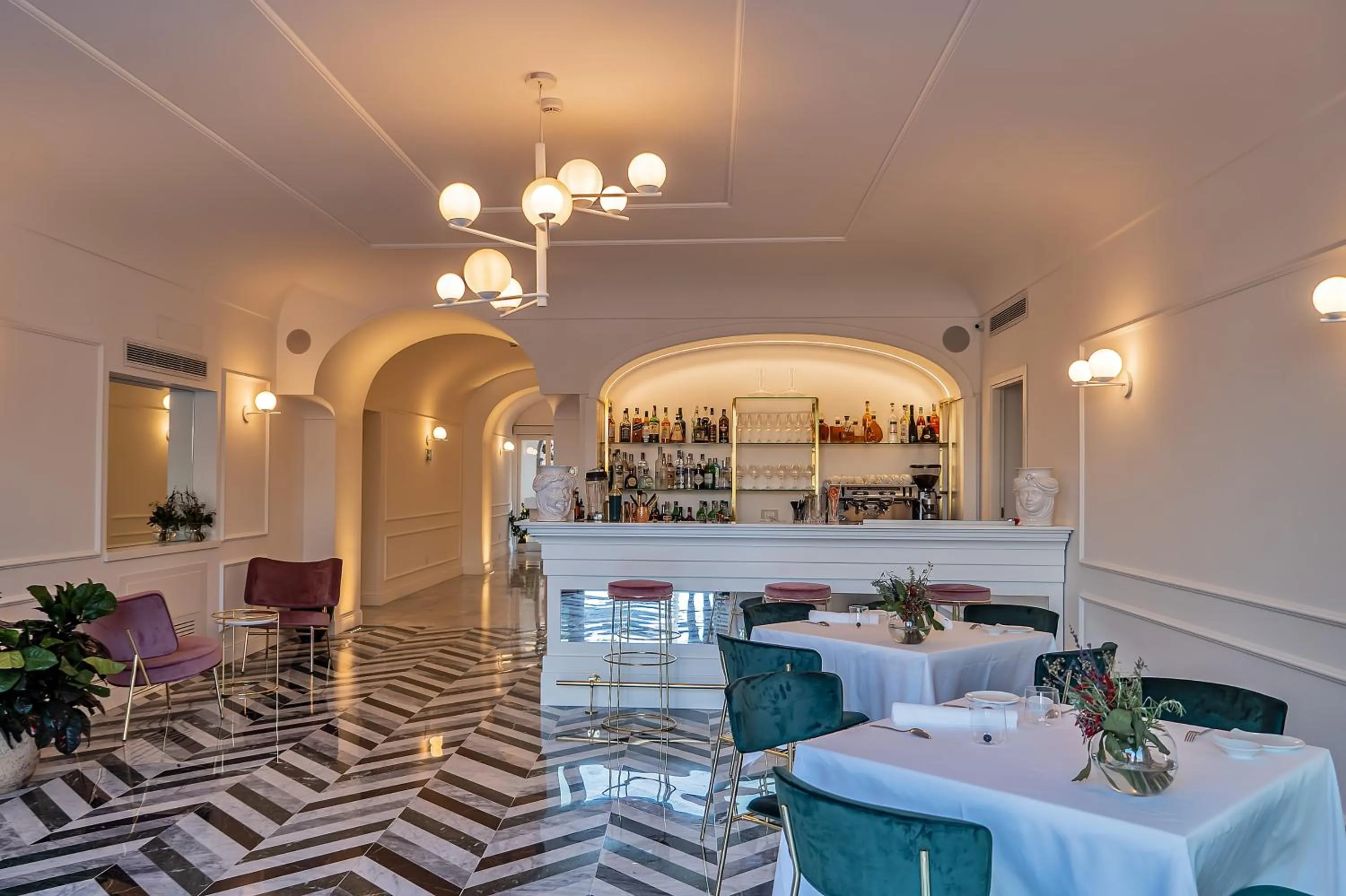 Restaurant/places to eat in Hotel Lorelei Londres