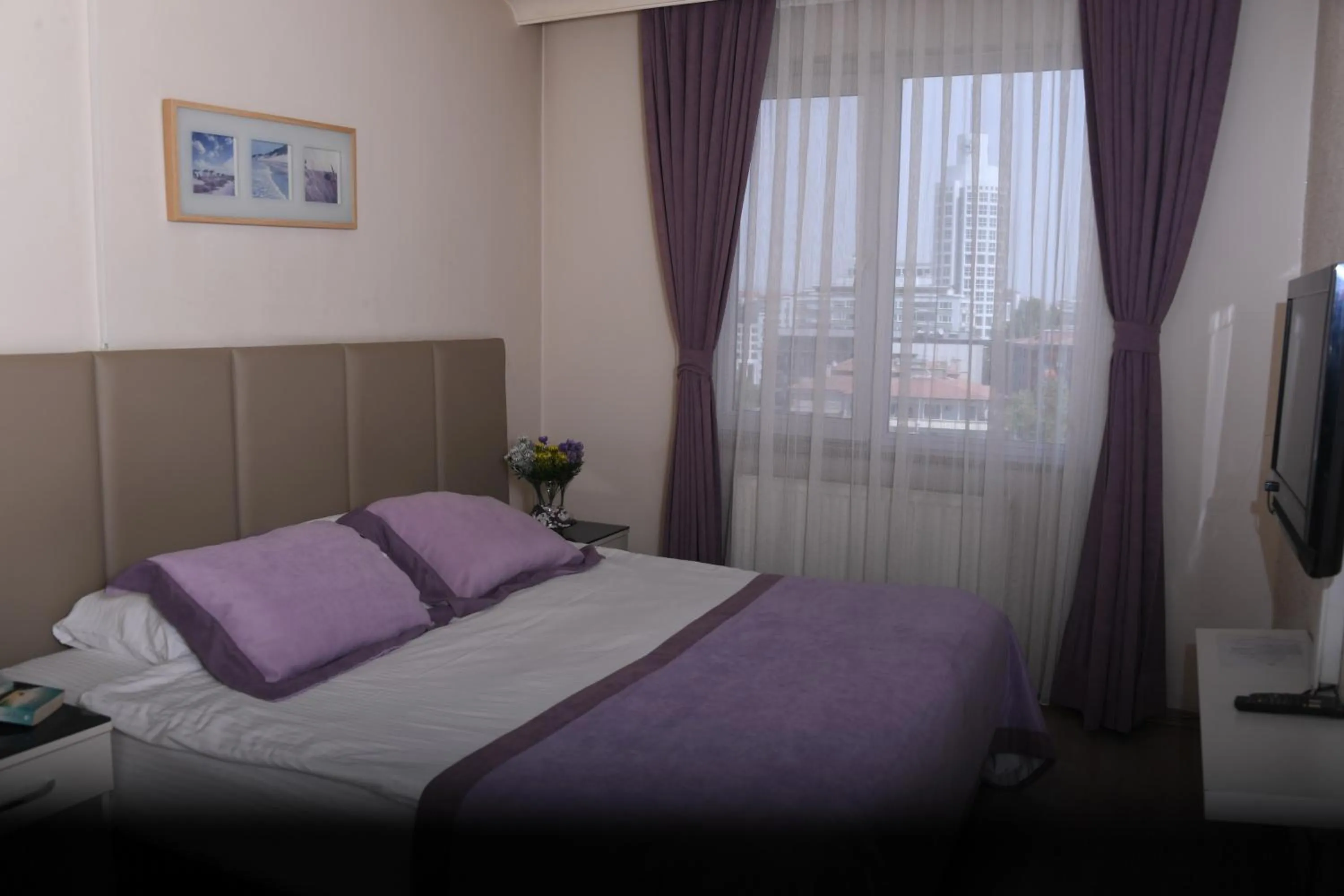 Bed in A Hotels & Suite