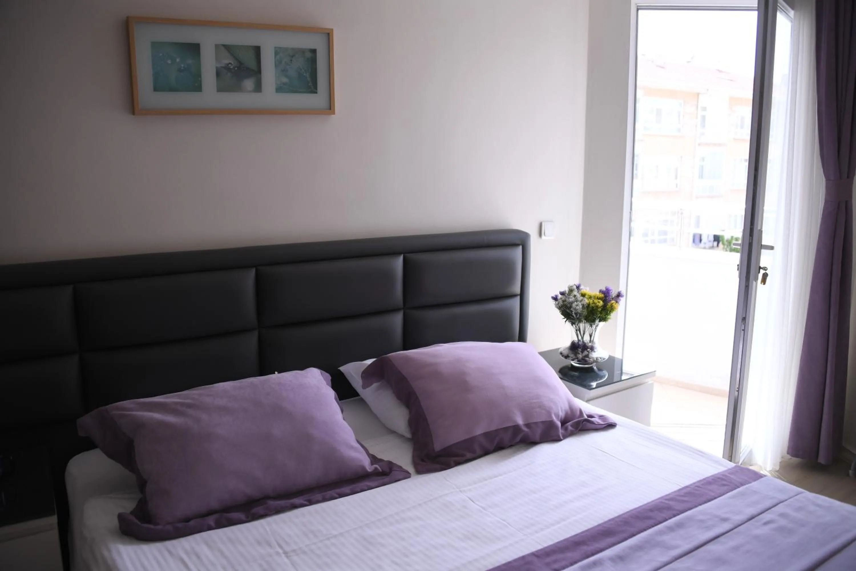 Bed in A Hotels & Suite