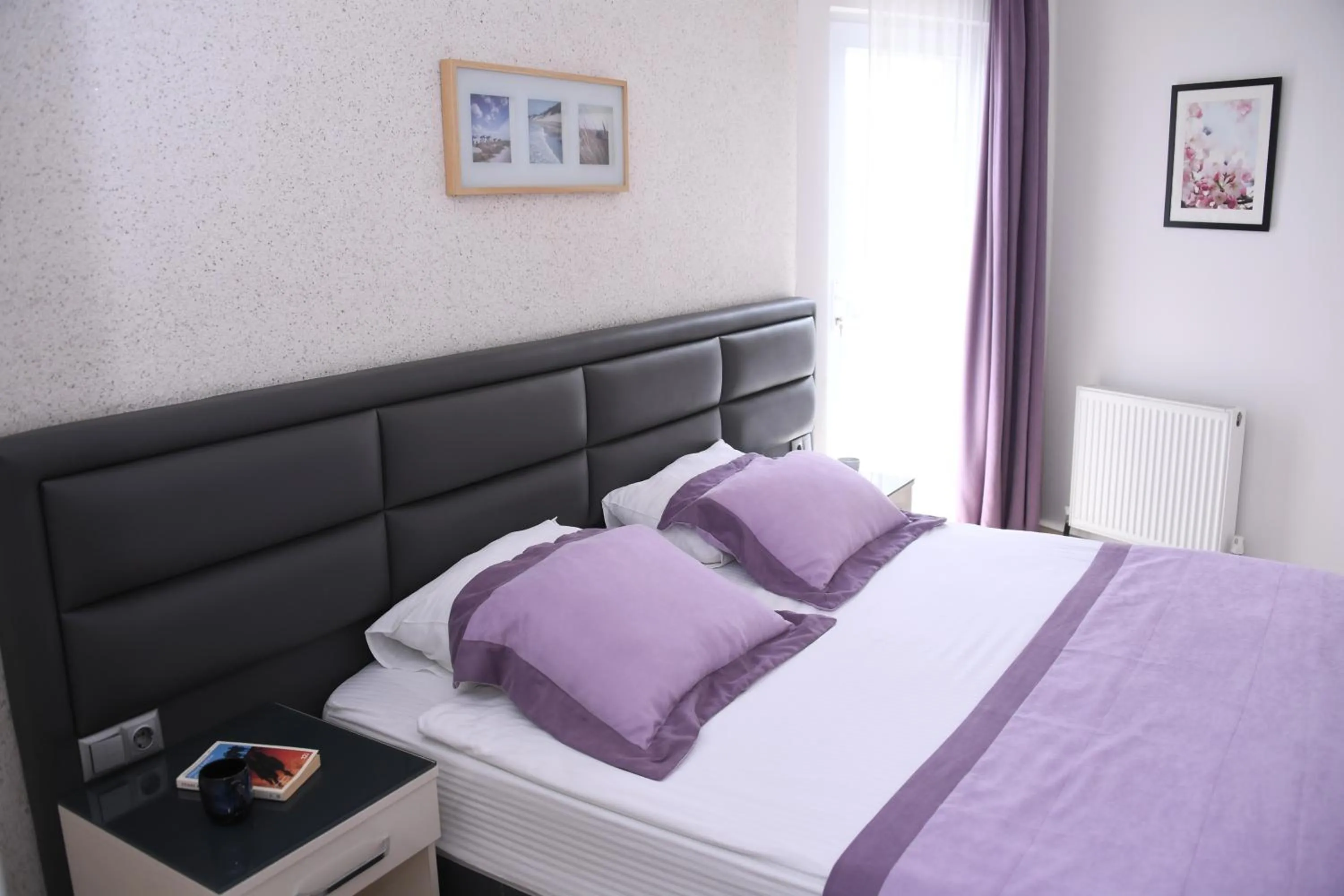 Bed in A Hotels & Suite