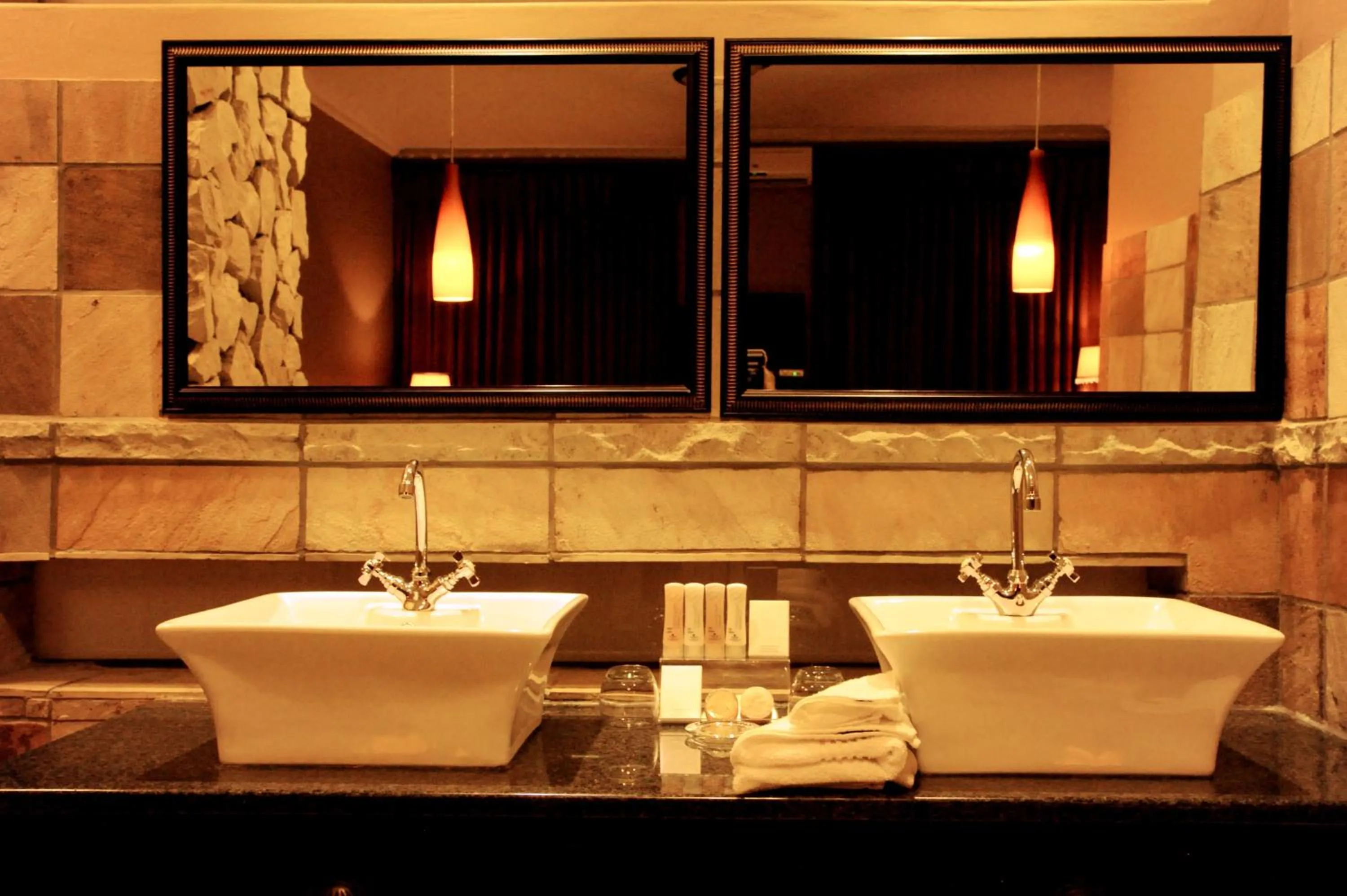 Bathroom in Anta Boga Hotel