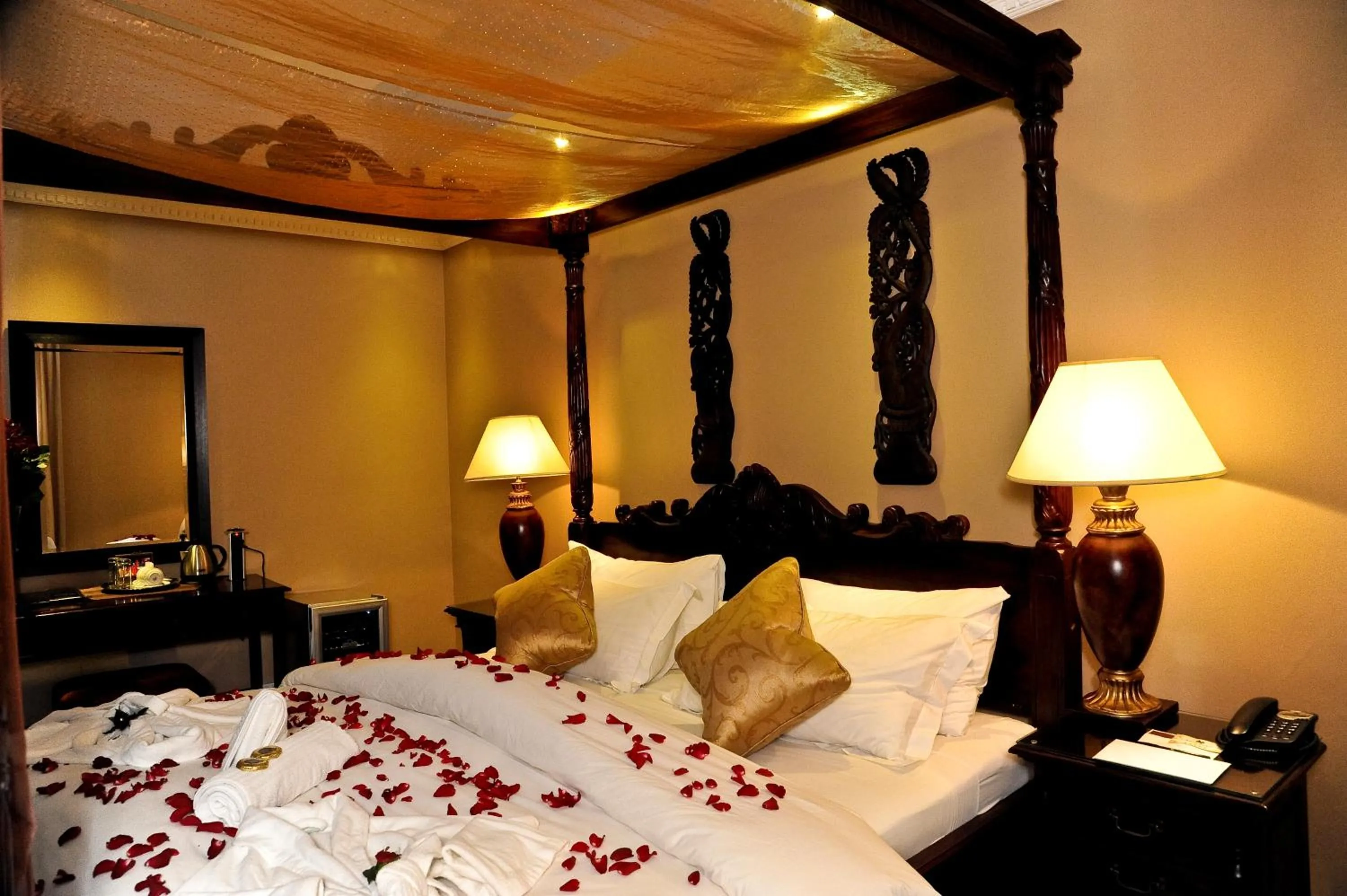 Photo of the whole room, Bed in Anta Boga Hotel