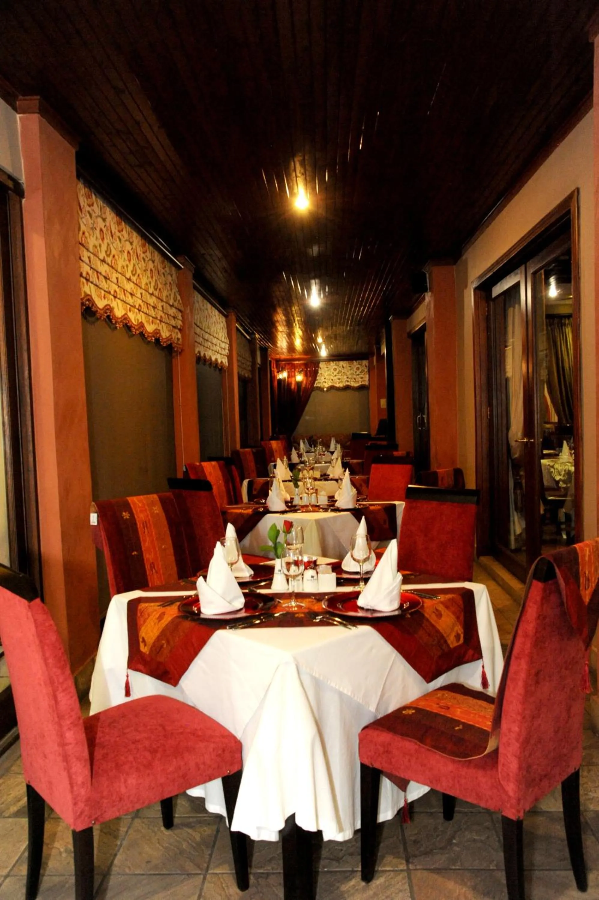 Restaurant/places to eat in Anta Boga Hotel