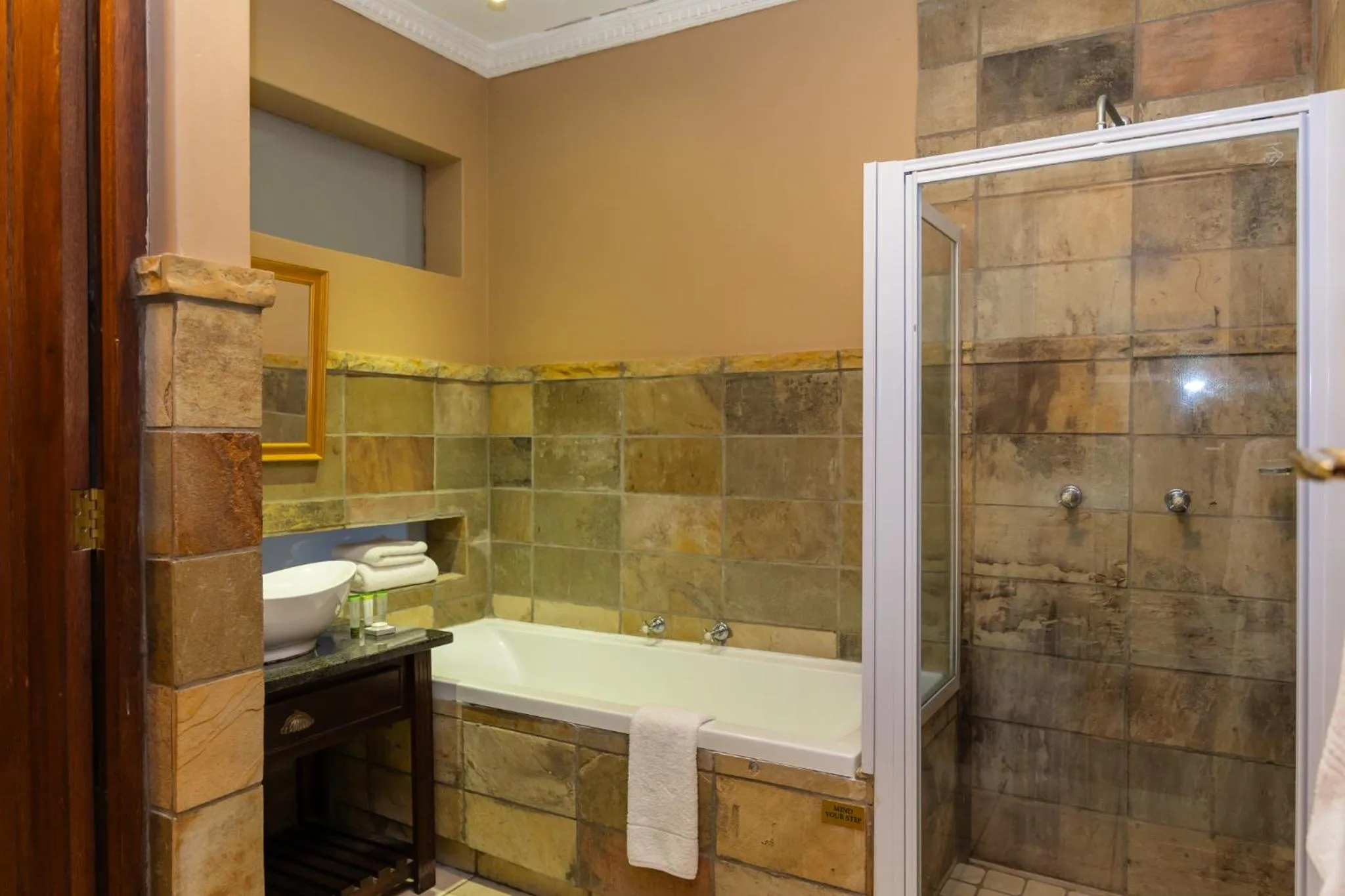 Shower in Anta Boga Hotel