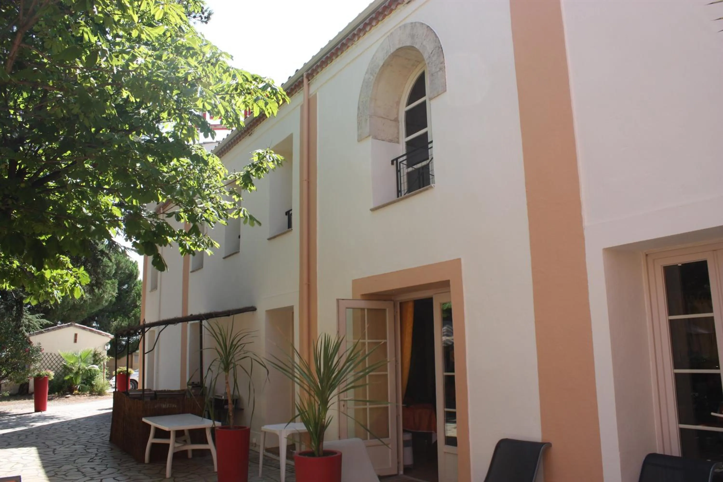 Facade/entrance in Le Clos De L'aube Rouge - Montpellier / Castelnau le Lez