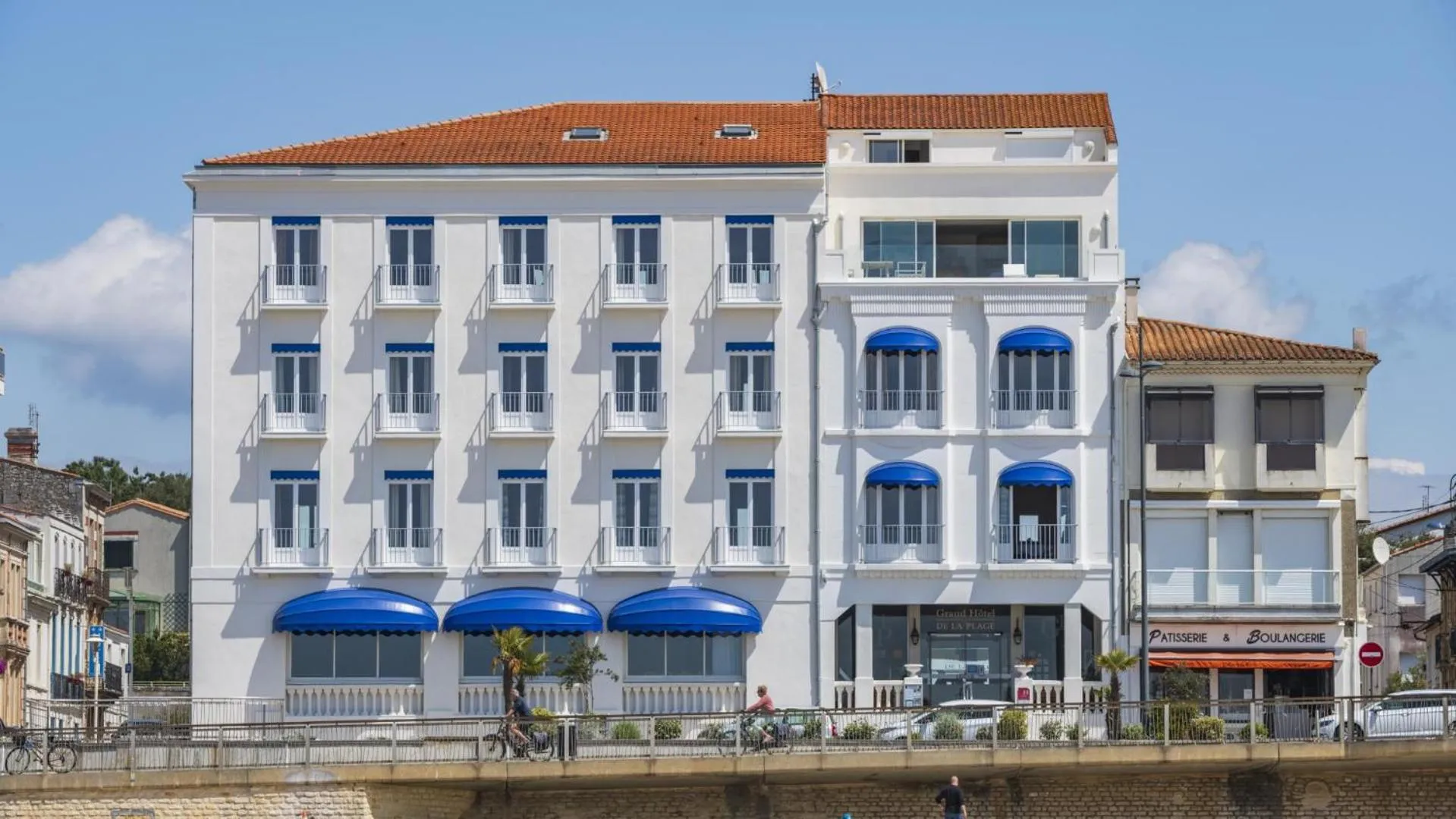 Property building in CERISE Royan - Le Grand Hôtel de la Plage