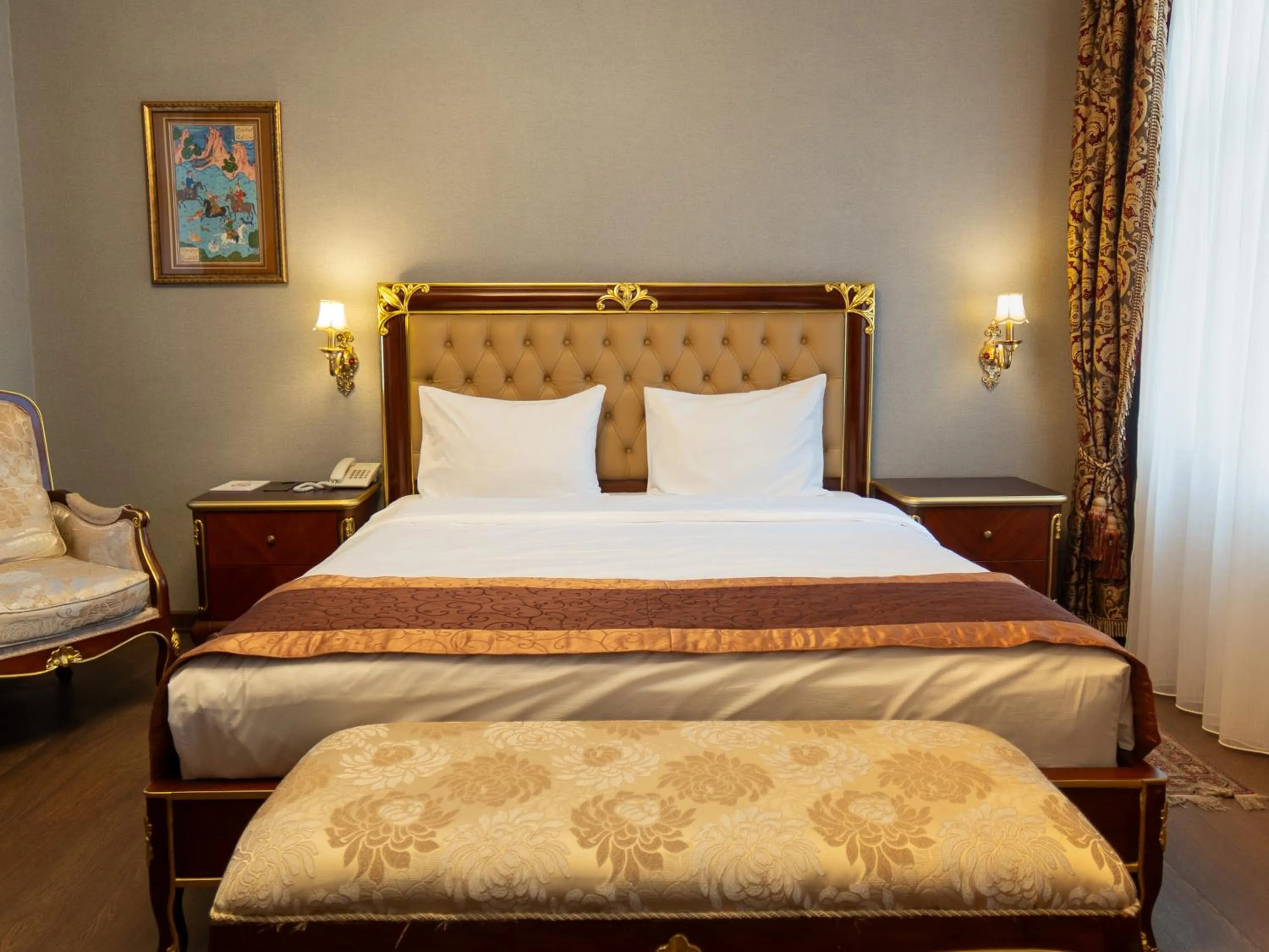 Bed in Shah Palace Luxury Museum Hotel