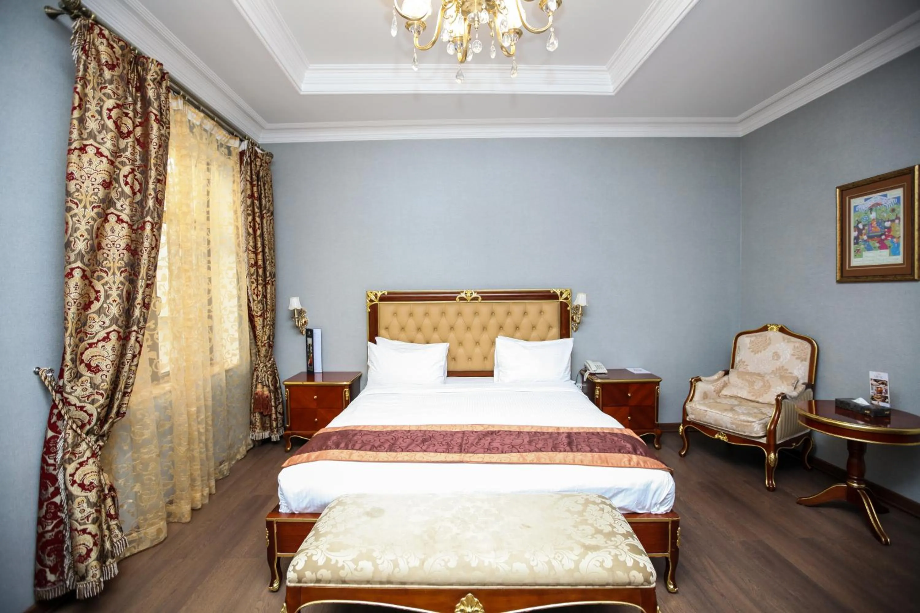 Photo of the whole room, Bed in Shah Palace Luxury Museum Hotel