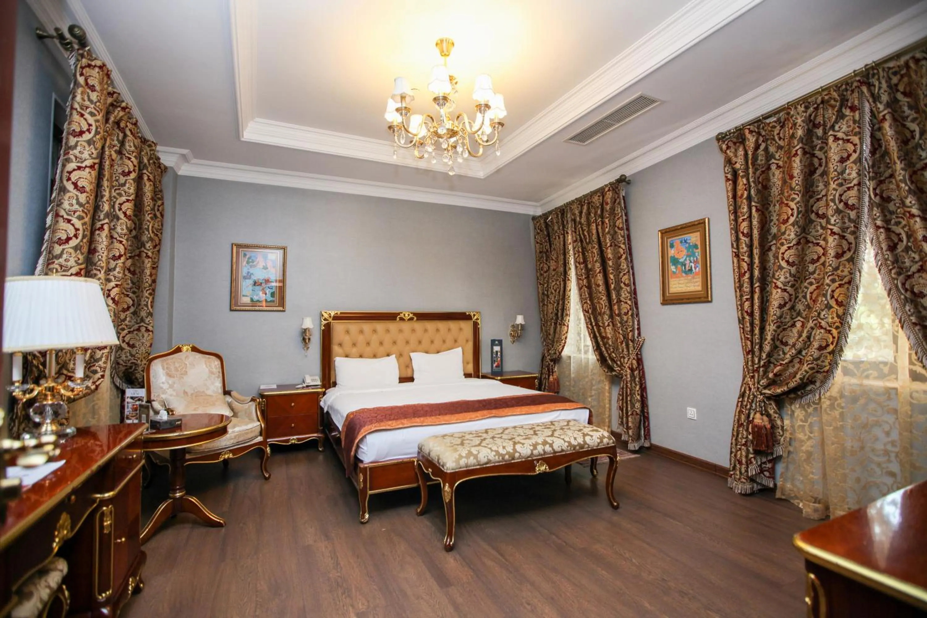 Photo of the whole room, Bed in Shah Palace Luxury Museum Hotel