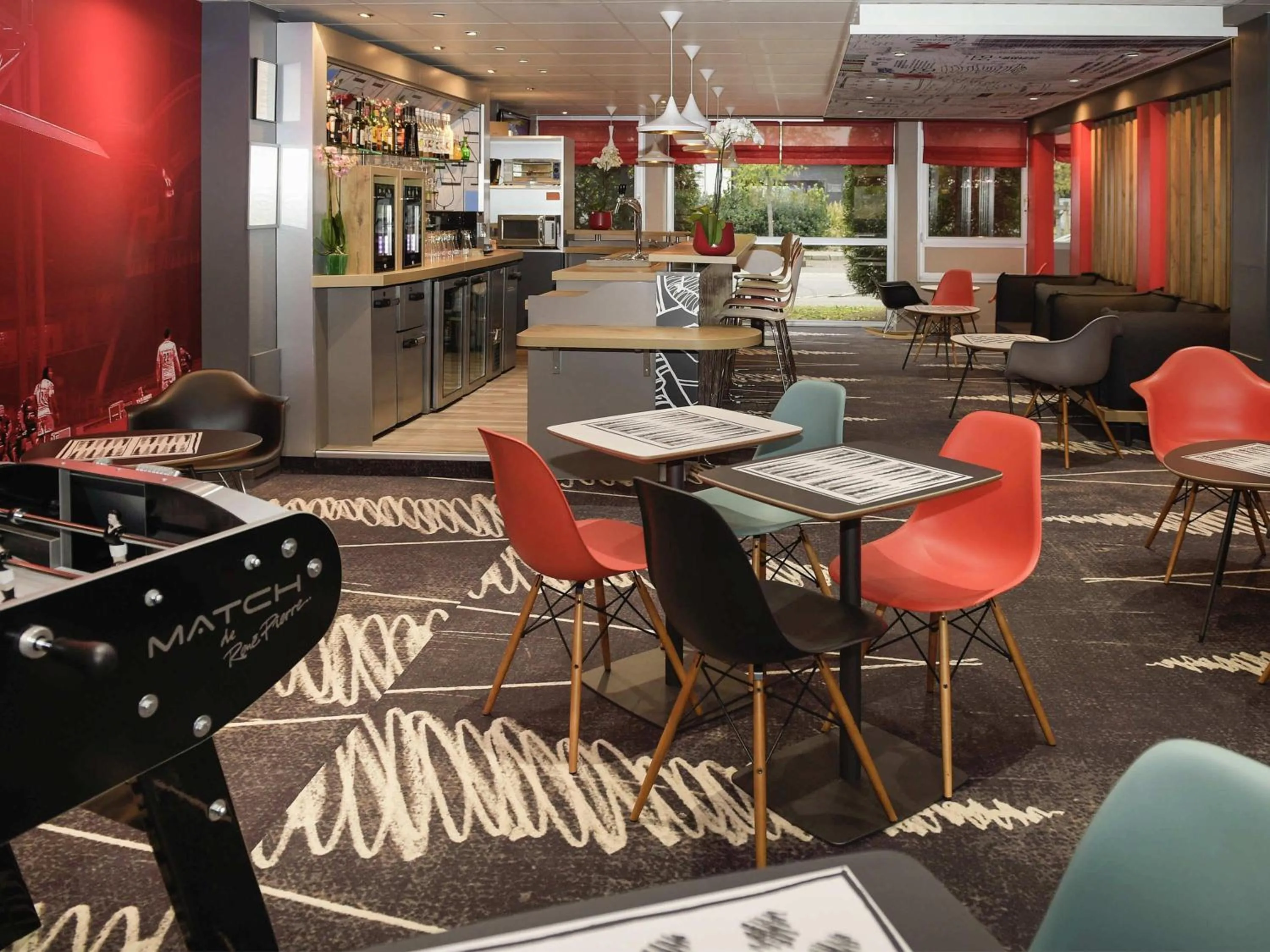 Lounge or bar in ibis Lyon Gerland Merieux