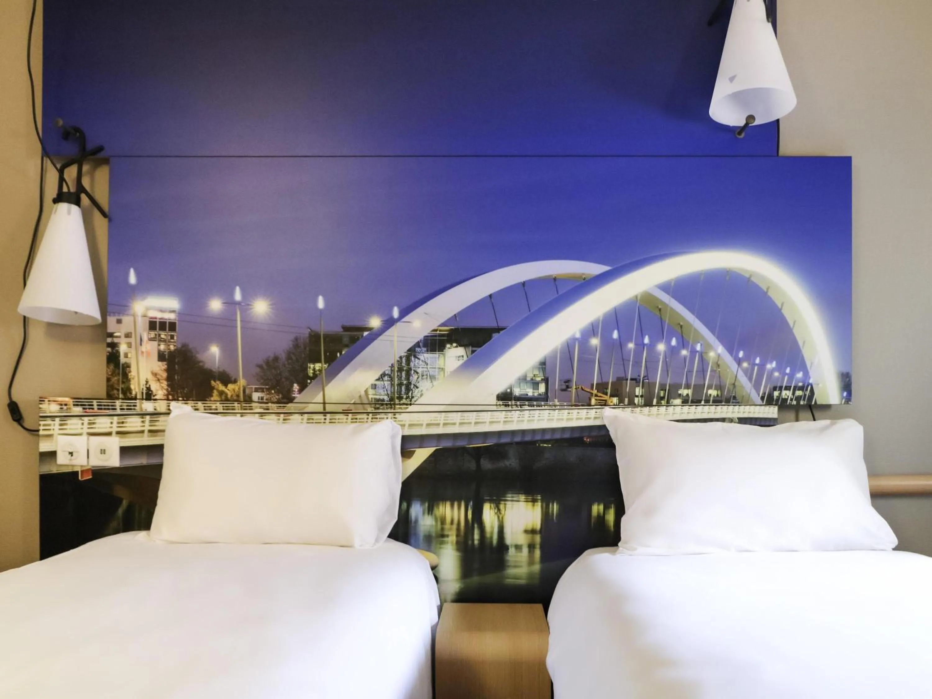 Bedroom, Bed in ibis Lyon Gerland Merieux