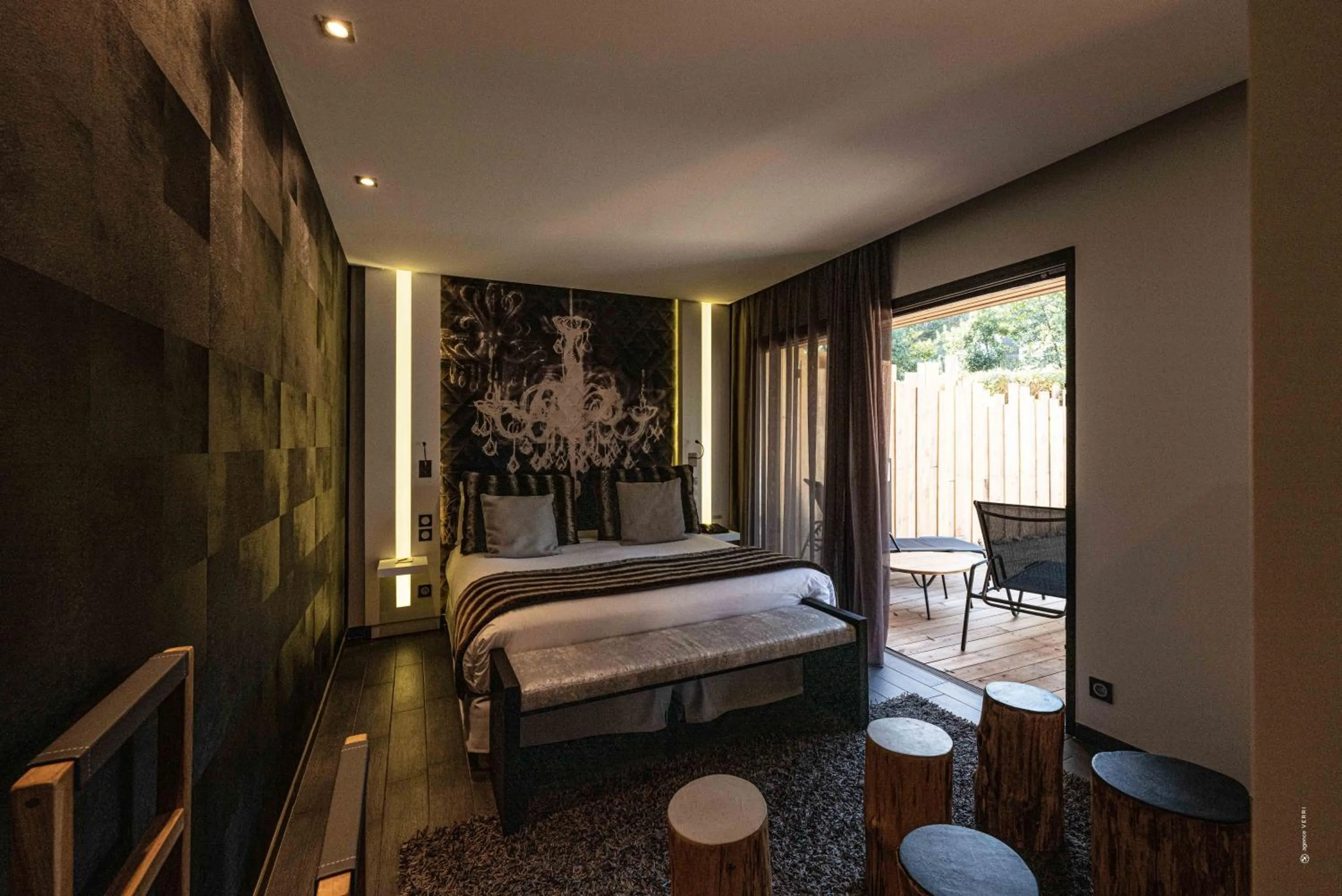 Bed in Hôtel Le Parc - La Table de Franck Putelat