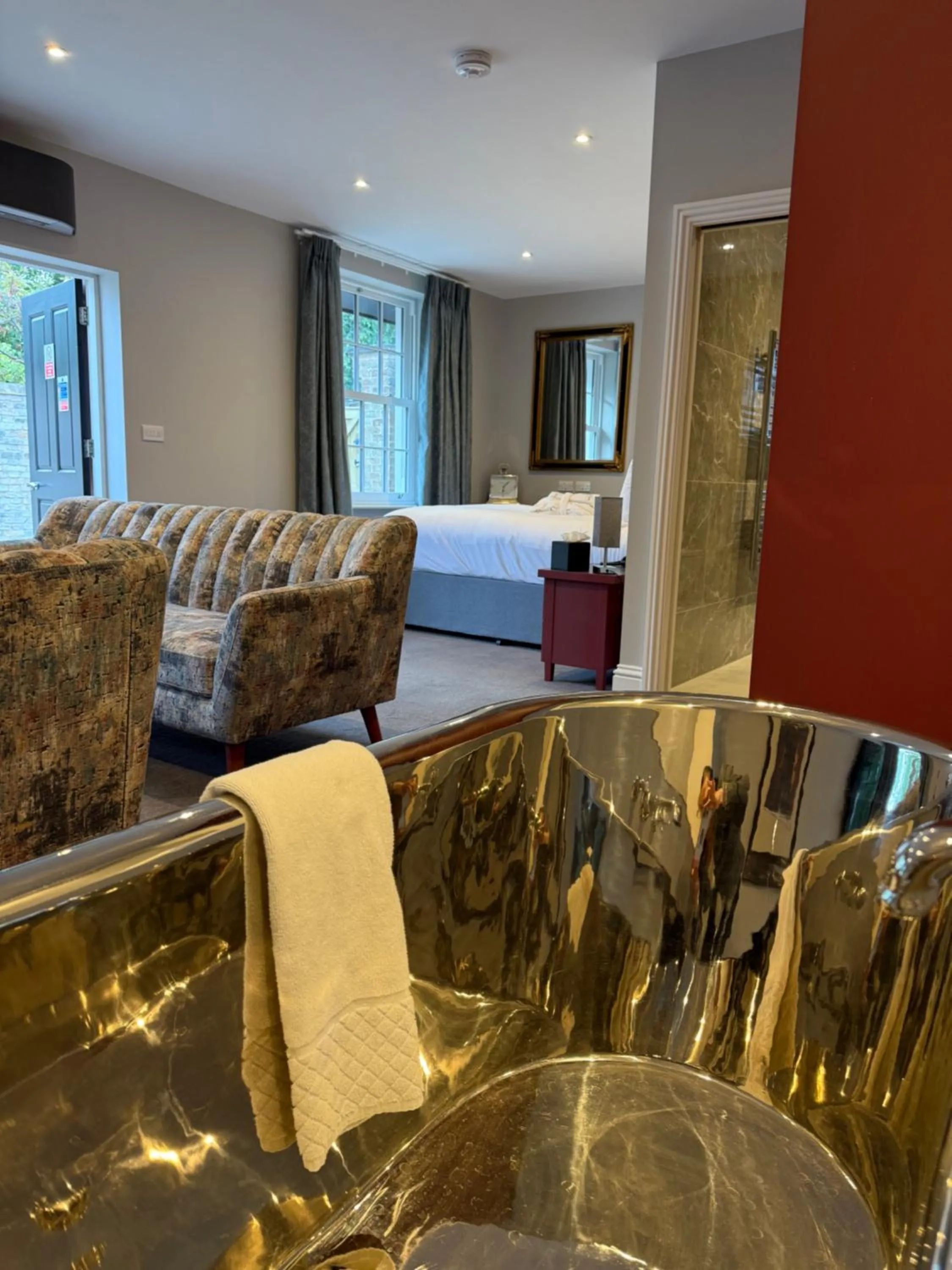 Photo of the whole room, Bed in Poets House