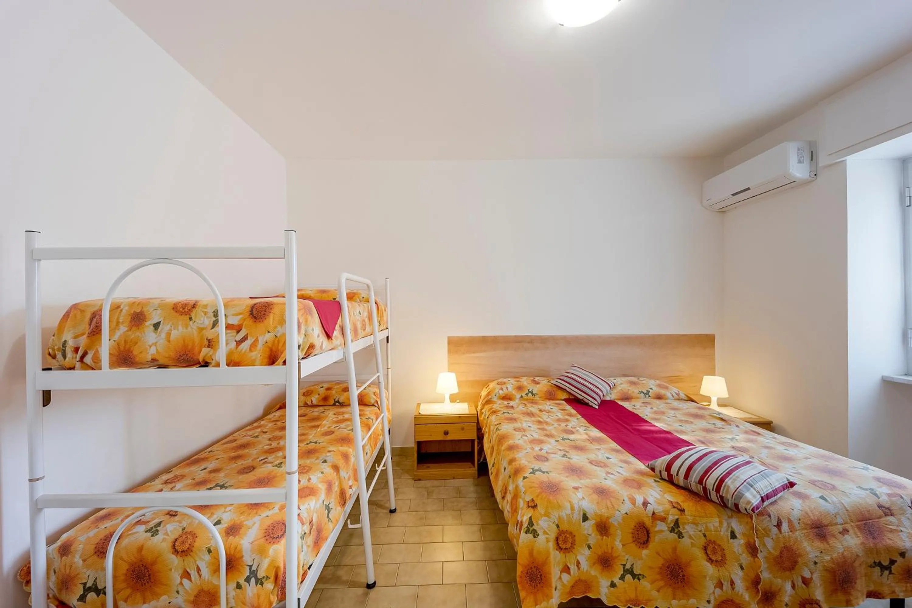 Bed in Loano Apartment Pool & Garden