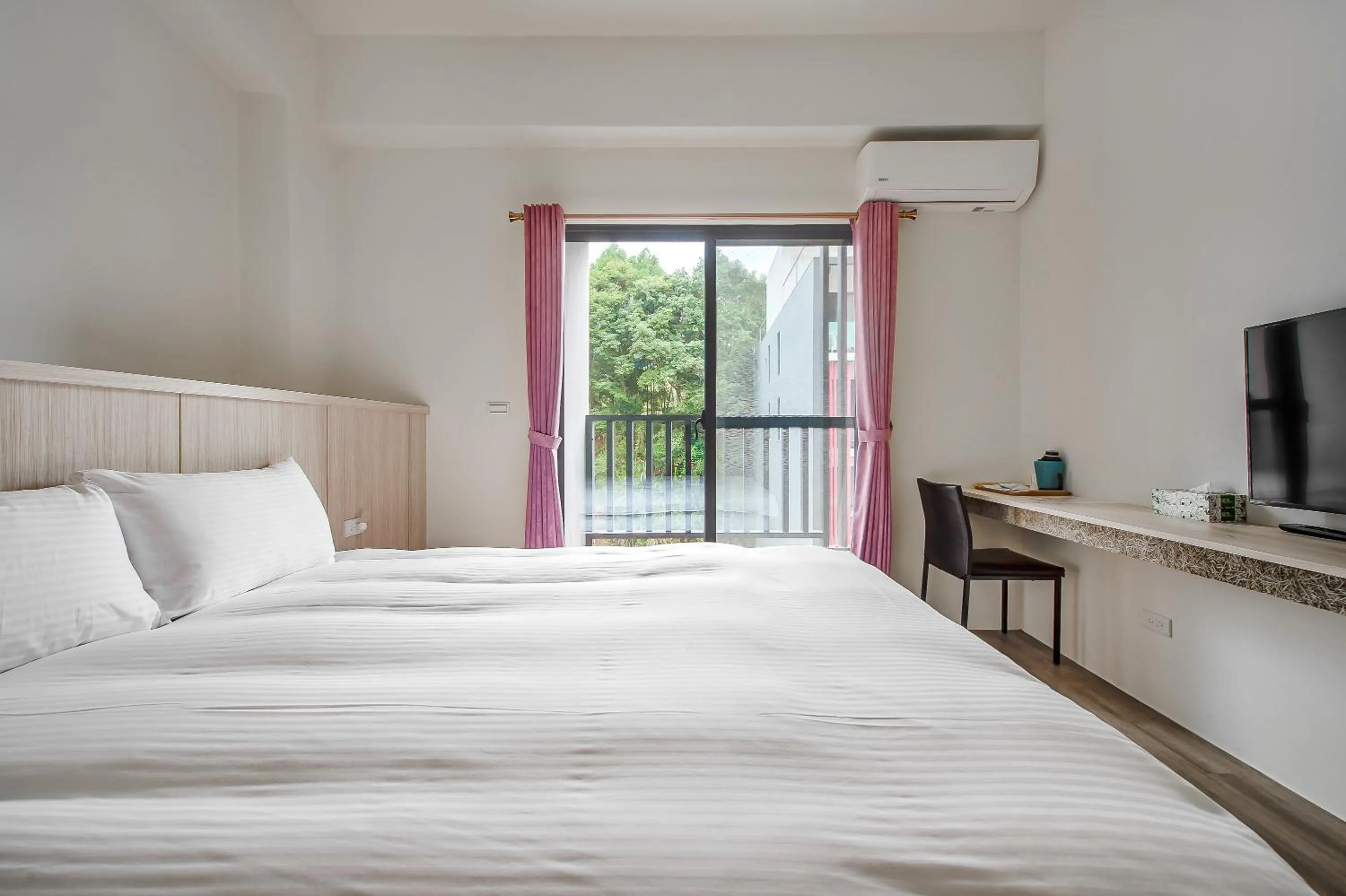 Bed in Sun Moon Lake I Love You