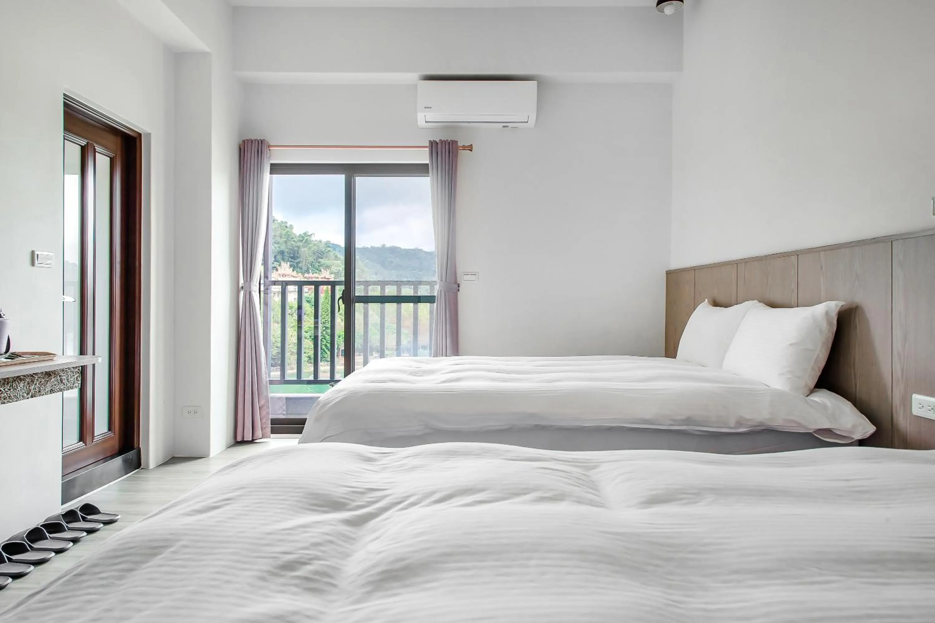 Bed in Sun Moon Lake I Love You