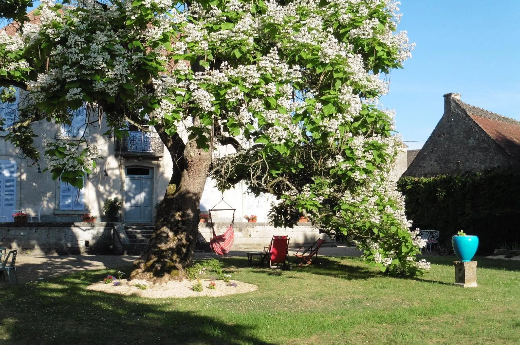 Facade/entrance in Le Clos des Roseaux