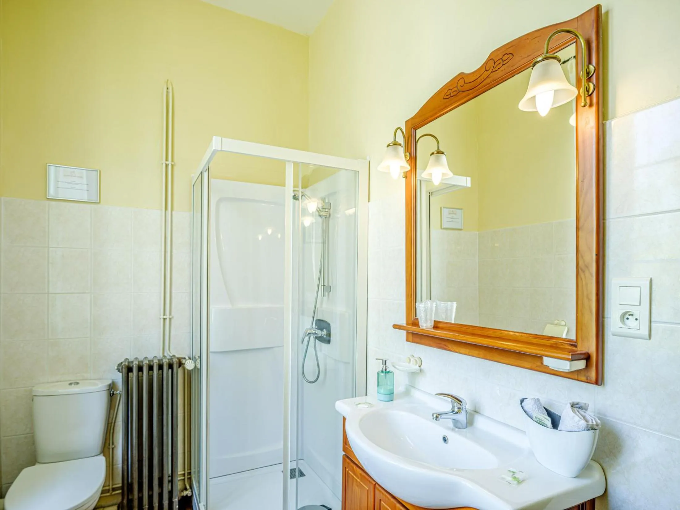 Bathroom in Clos du Bois Brard B&B
