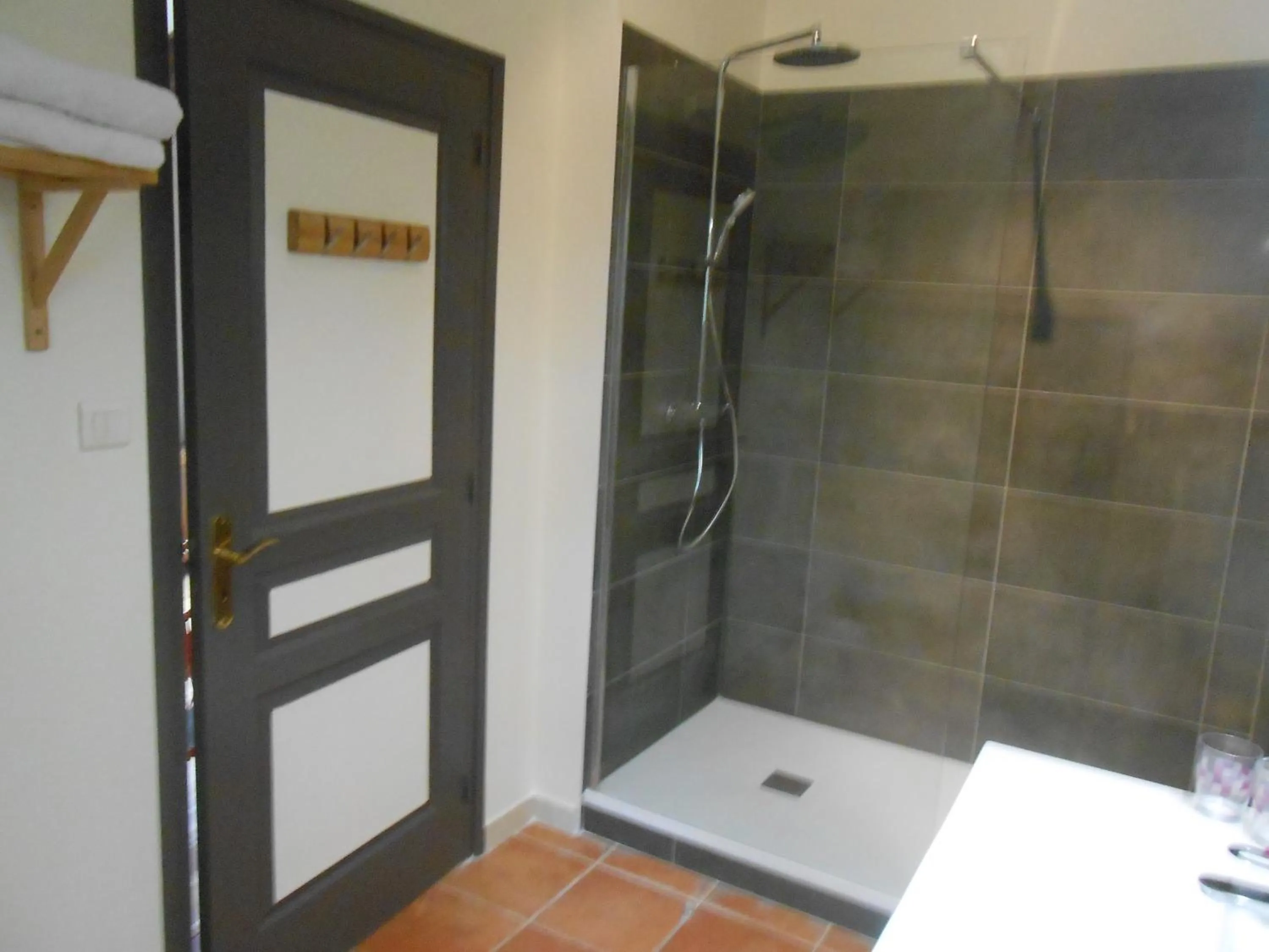 Bathroom in Clos du Bois Brard B&B