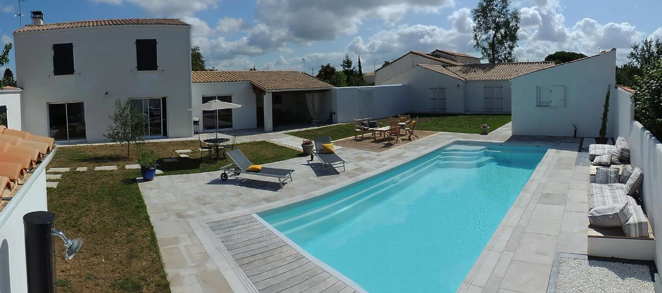 Property building in Laubertière