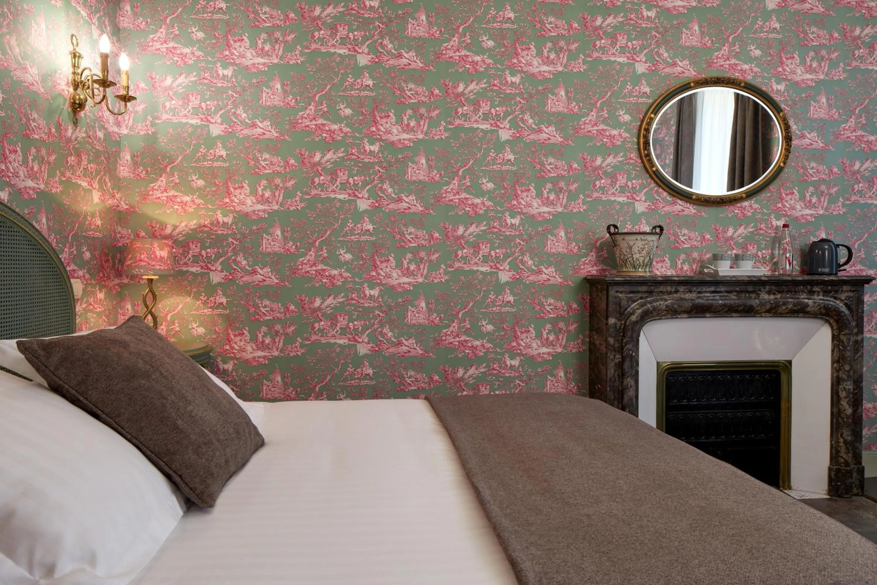 Bed in Le Clos De Bourgogne