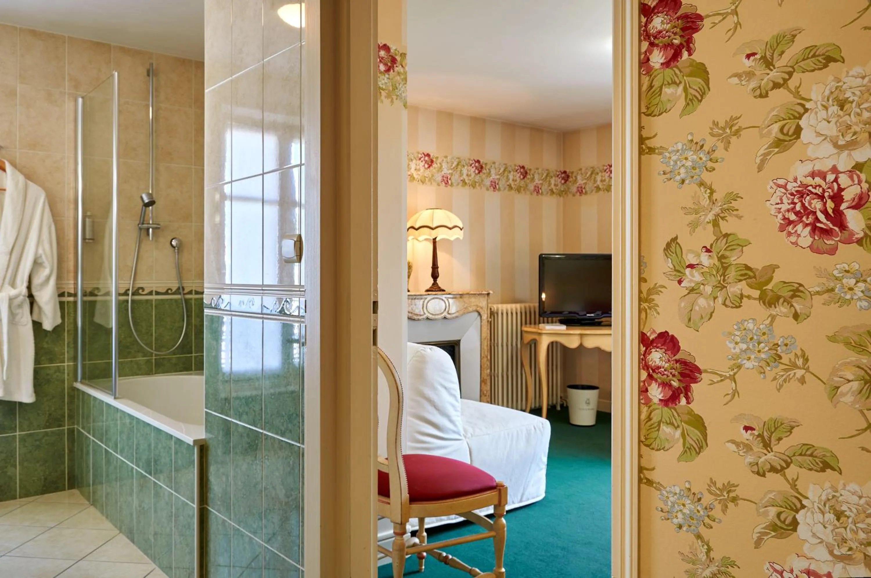 Photo of the whole room in Le Clos De Bourgogne