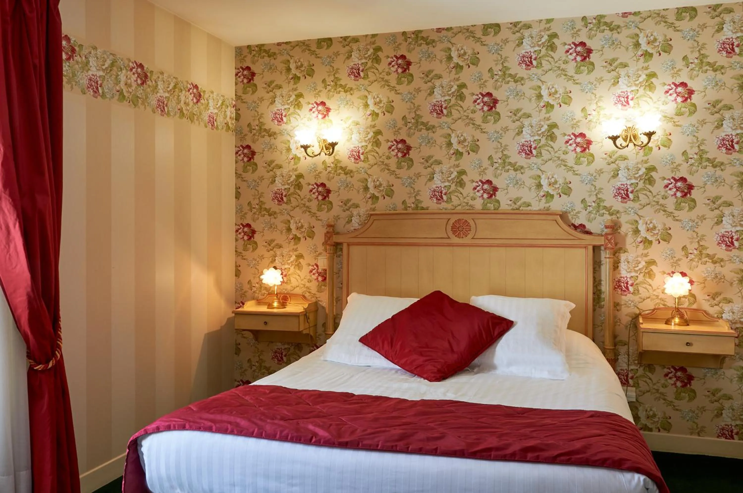 Bed in Le Clos De Bourgogne