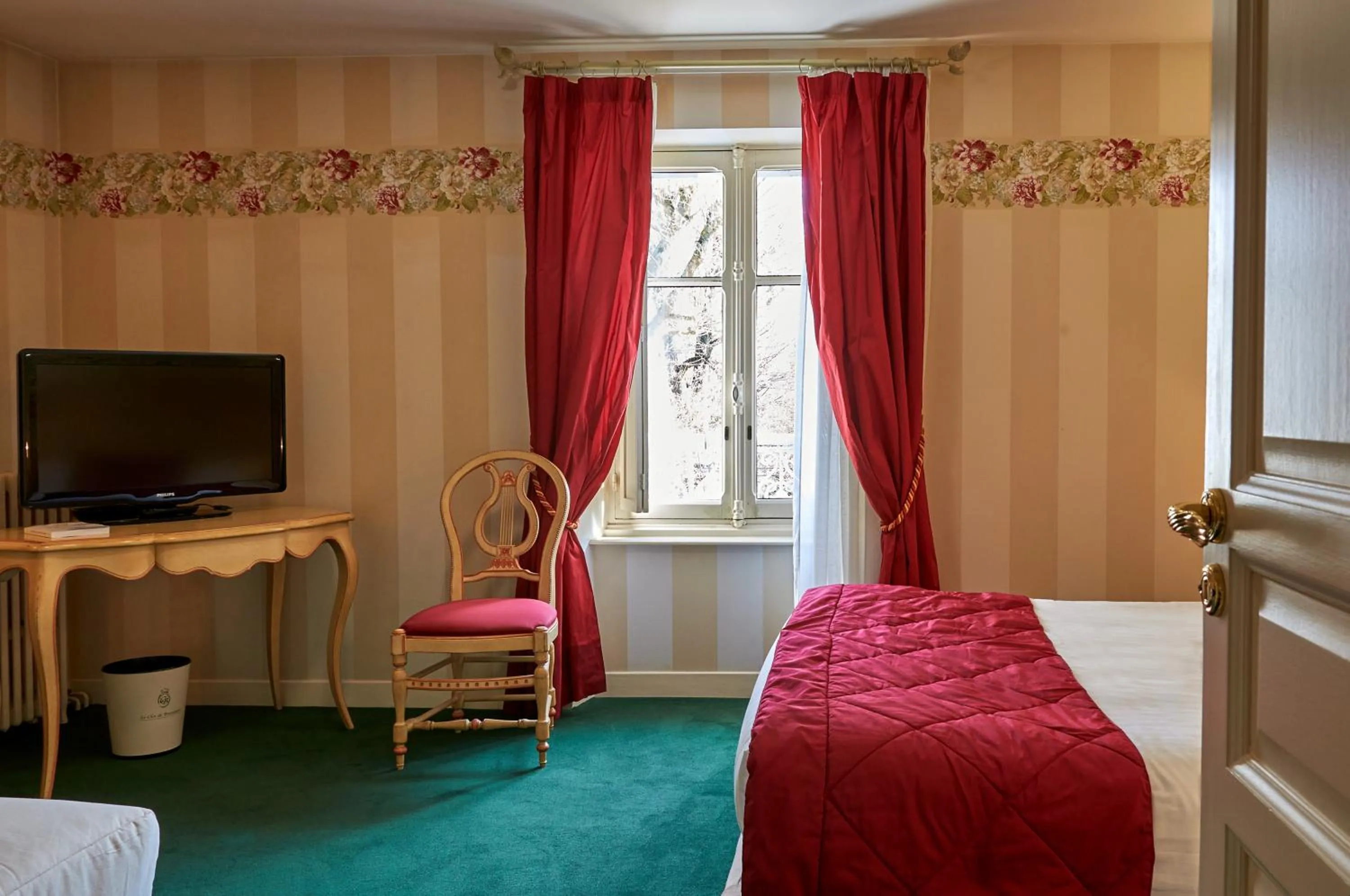 Bed in Le Clos De Bourgogne