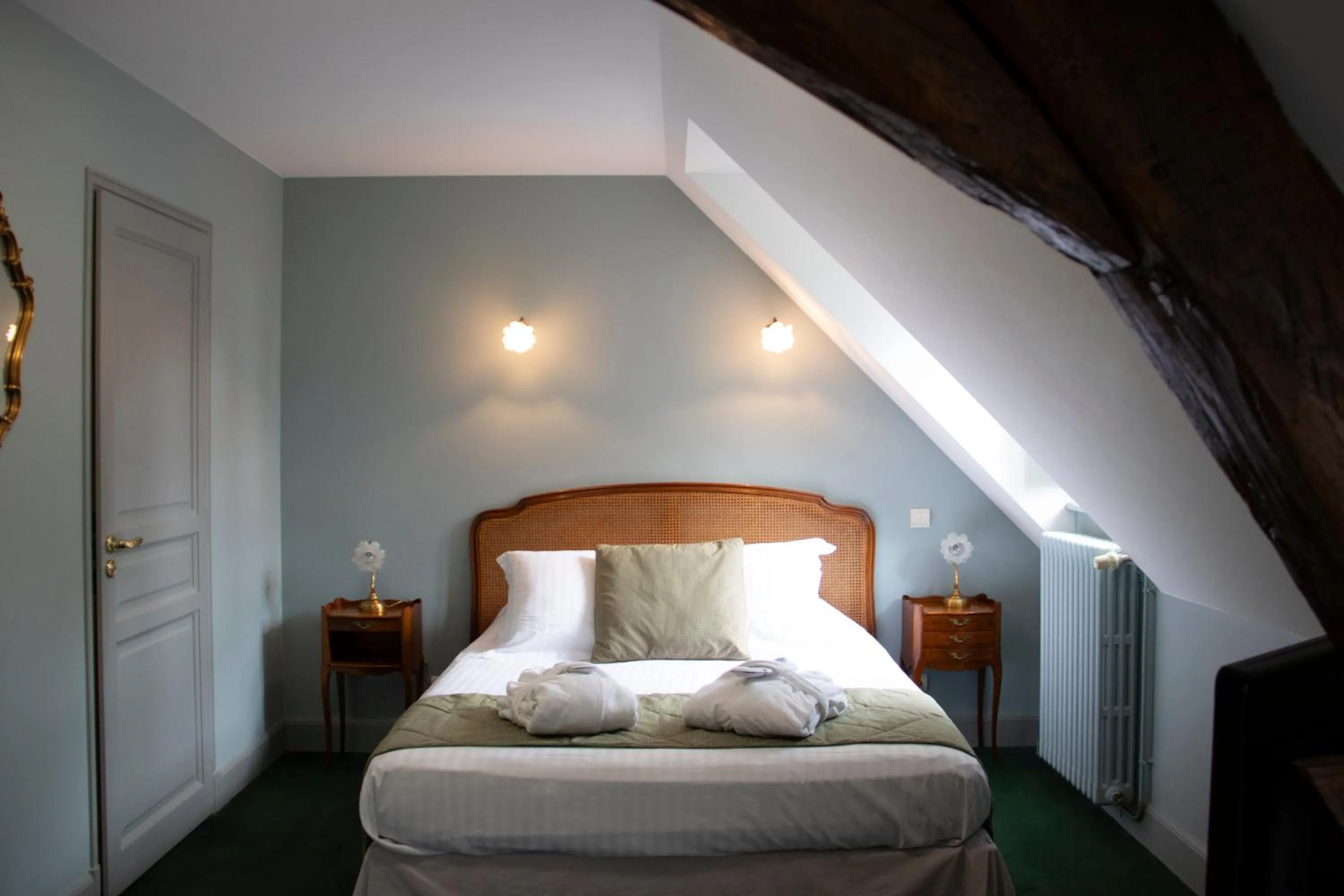 Property building, Bed in Le Clos De Bourgogne