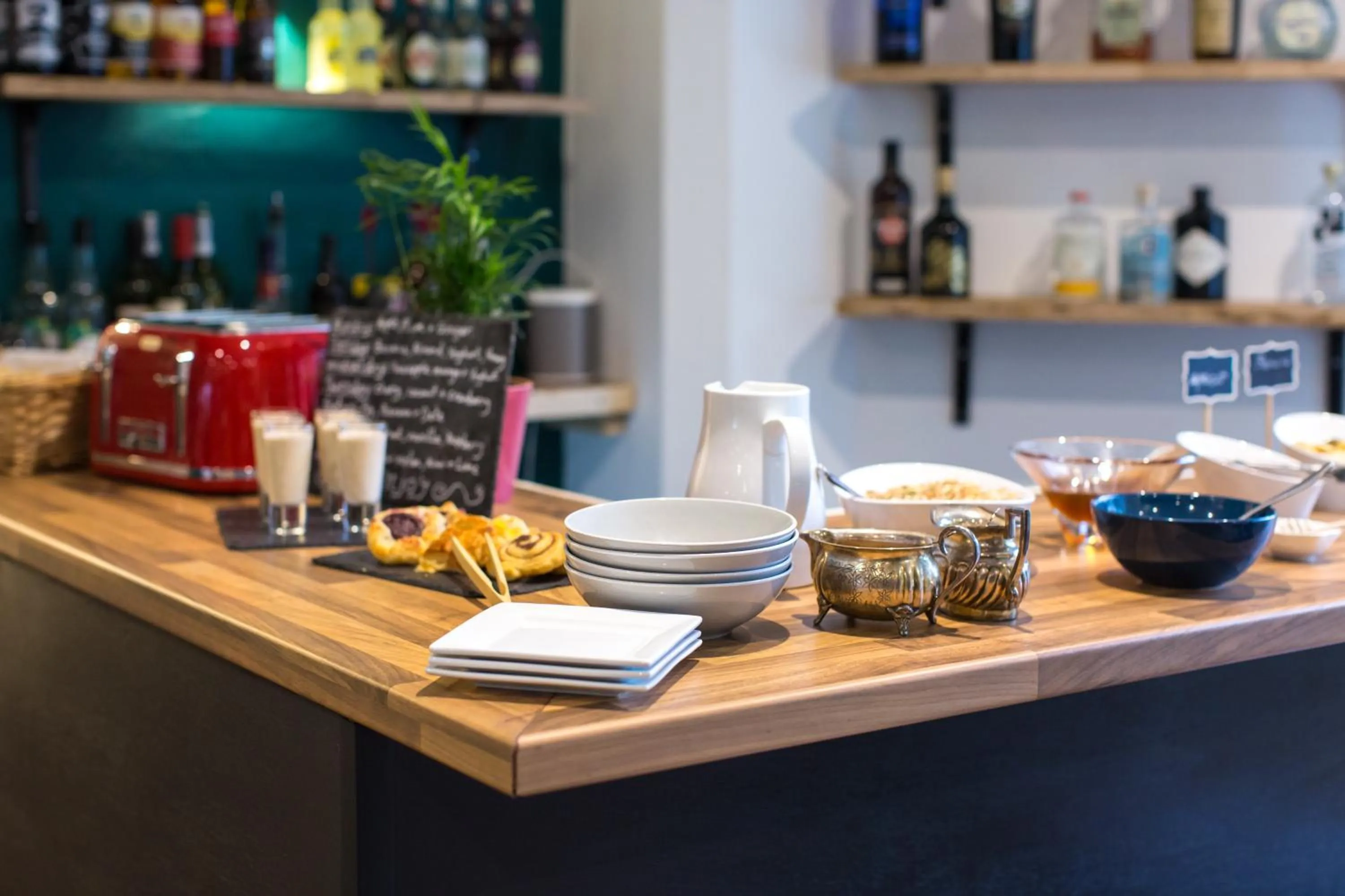 Breakfast in Limestone Hotel