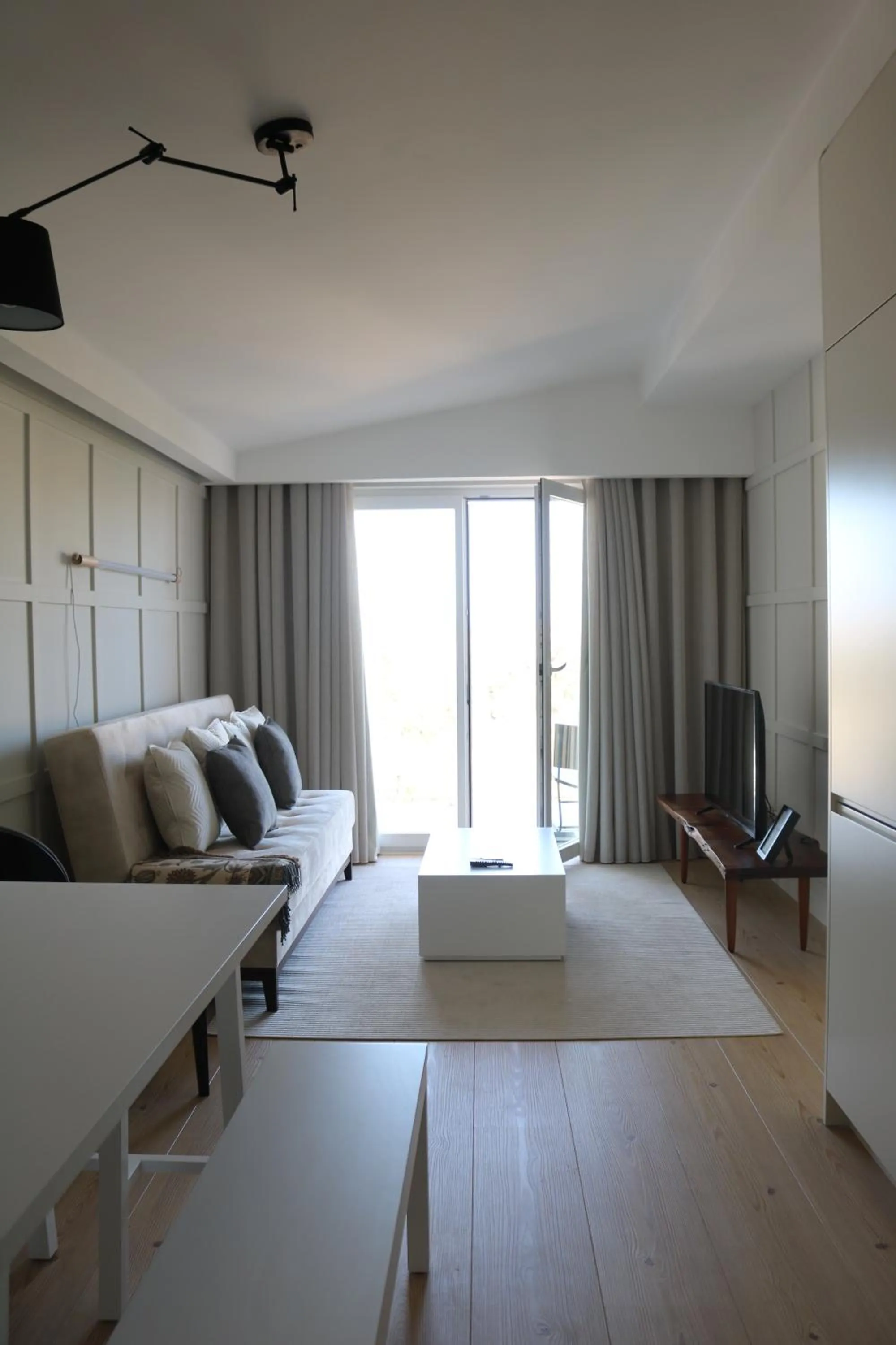 Living room, Bed in Villa Graça -Hostels and Apartments