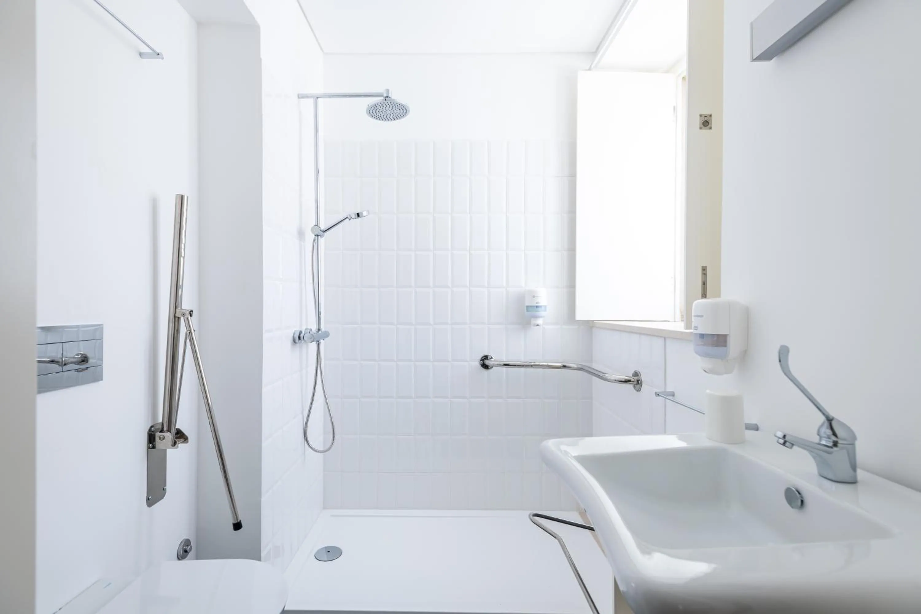 Bathroom in Villa Graça -Hostels and Apartments